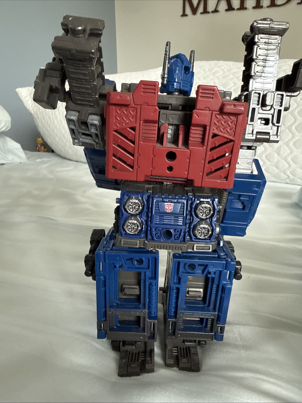Transformer WFC War For Cybertron Ultra Magnus