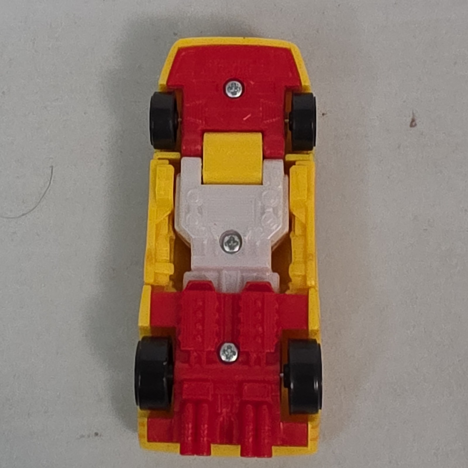 Transformers 2000 Spy Changers Yellow Autobot Eaglekiller