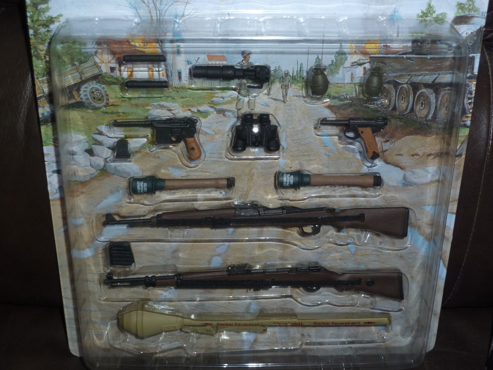 AXIS WEAPONS SET TEAR ON CARD ULTIMATE SOLDIER WEAPON SETS 1/6TH SCALE CARDED