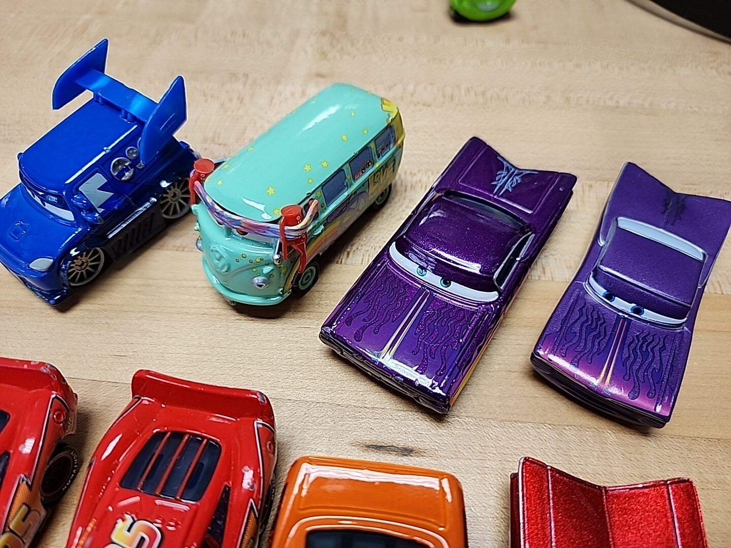 Disney Pixar CARS Mixed Lot of 8 Different Sizes & Materials Mini Racers