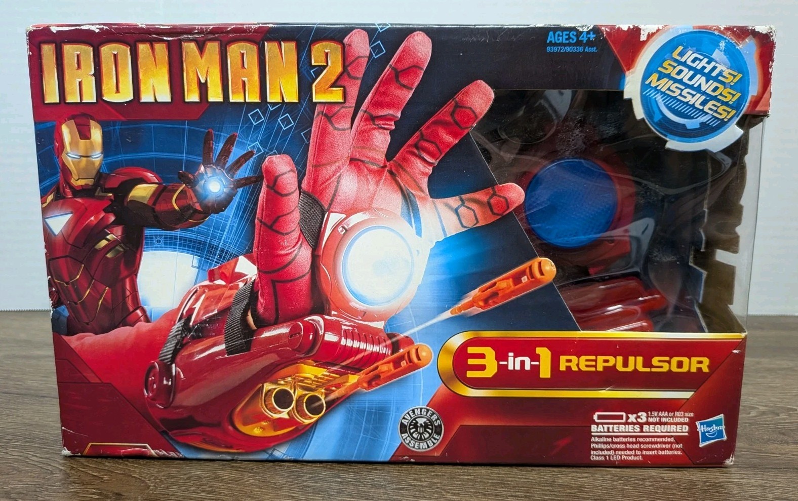 Iron Man 2 Repulsor Blaster 3 in 1 Light-Up Missile Launcher Toy 2010 – NEW