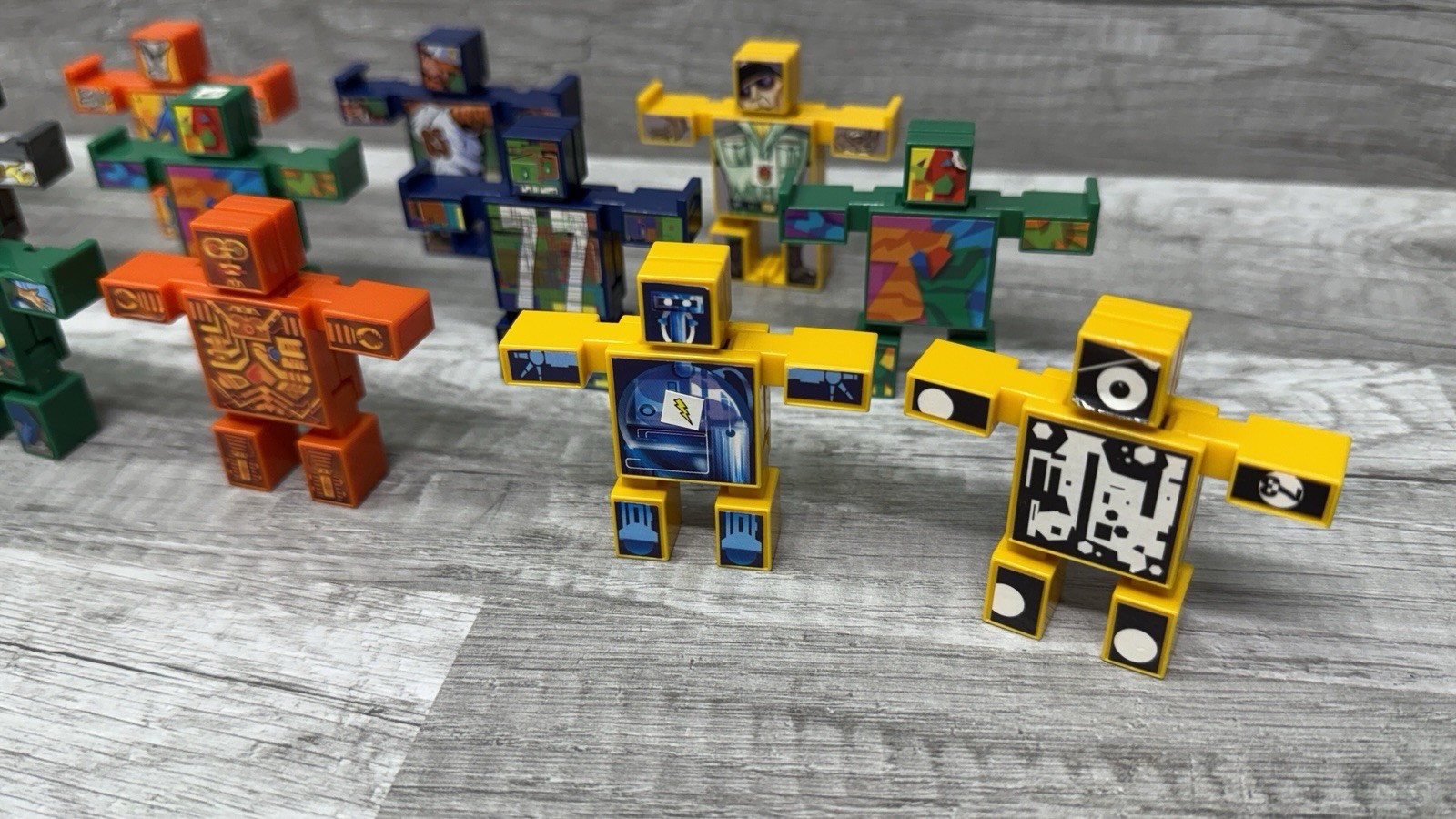 Lot of 42 Vintage NakNak Battle Block Action Figure Toys Y2k 2000s