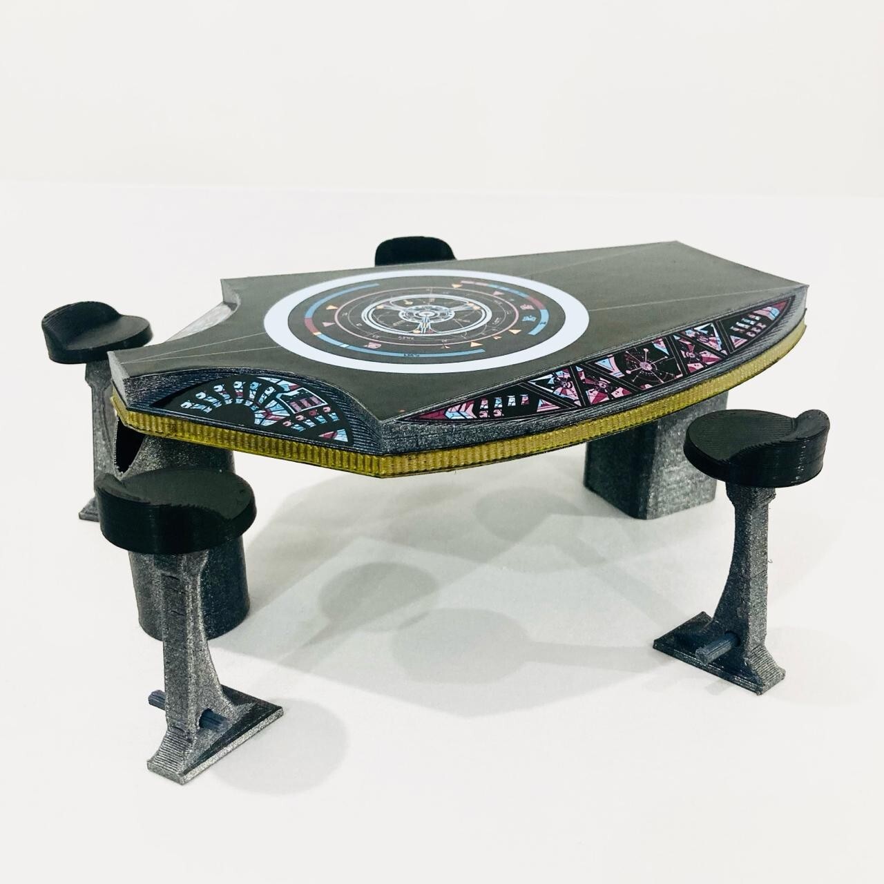 Deep Space Nine OPS-Table & Chairs for 4.5 in Figure Diorama