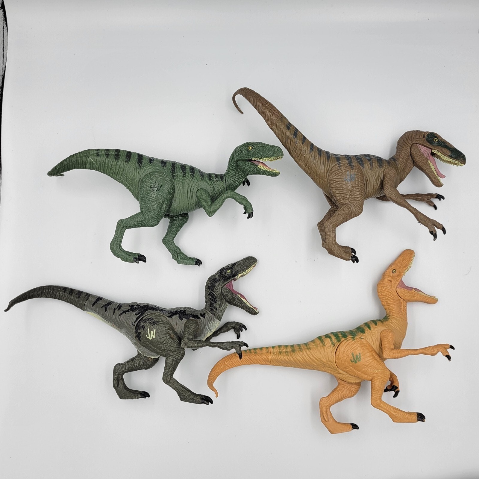LOT OF 4 2015 HASBRO JW JURASSIC WORLD VELOCIRAPTOR DINOSAUR ACTION TOY FIGURES