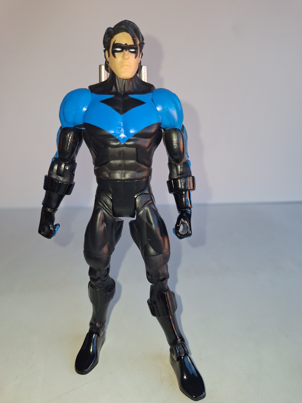 DC Universe Classics Nightwing With Weapons Read Description
