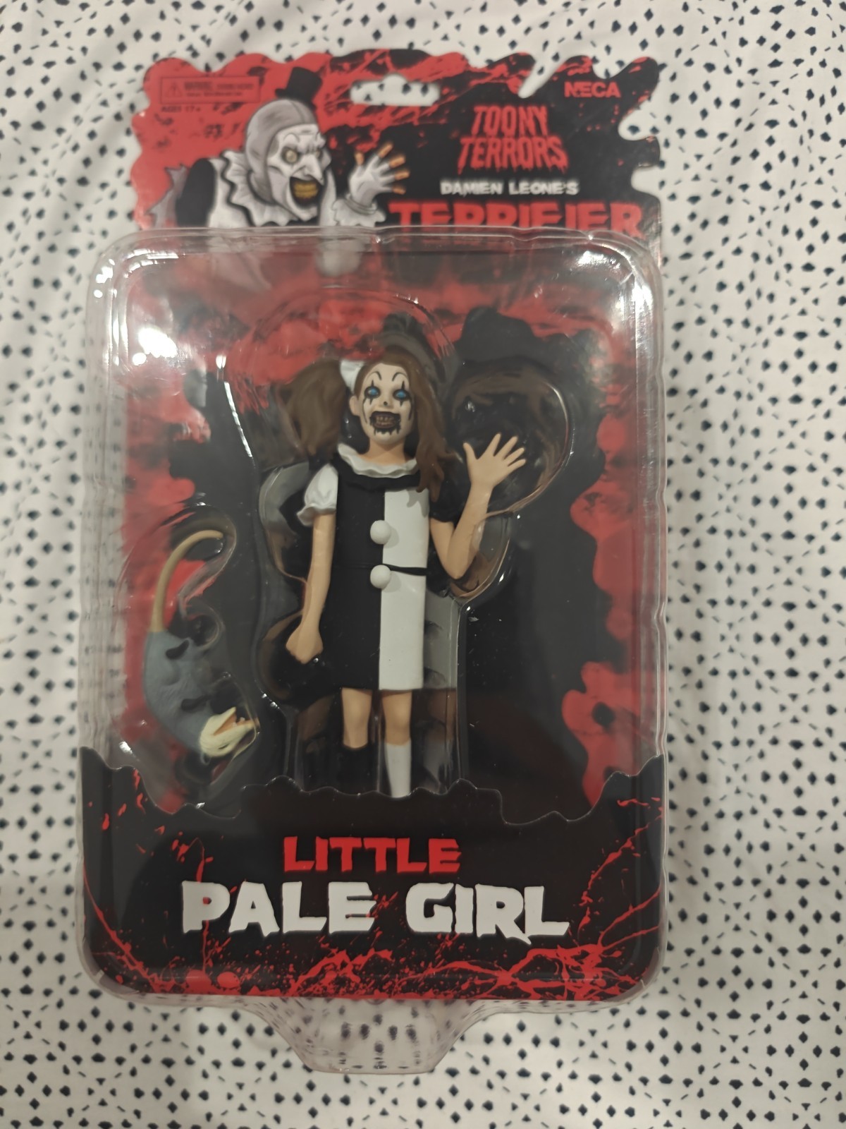 NECA Toony Terrors Damien Leone&rsquo;s Terrifier LITTLE PALE GIRL Figure w Possum