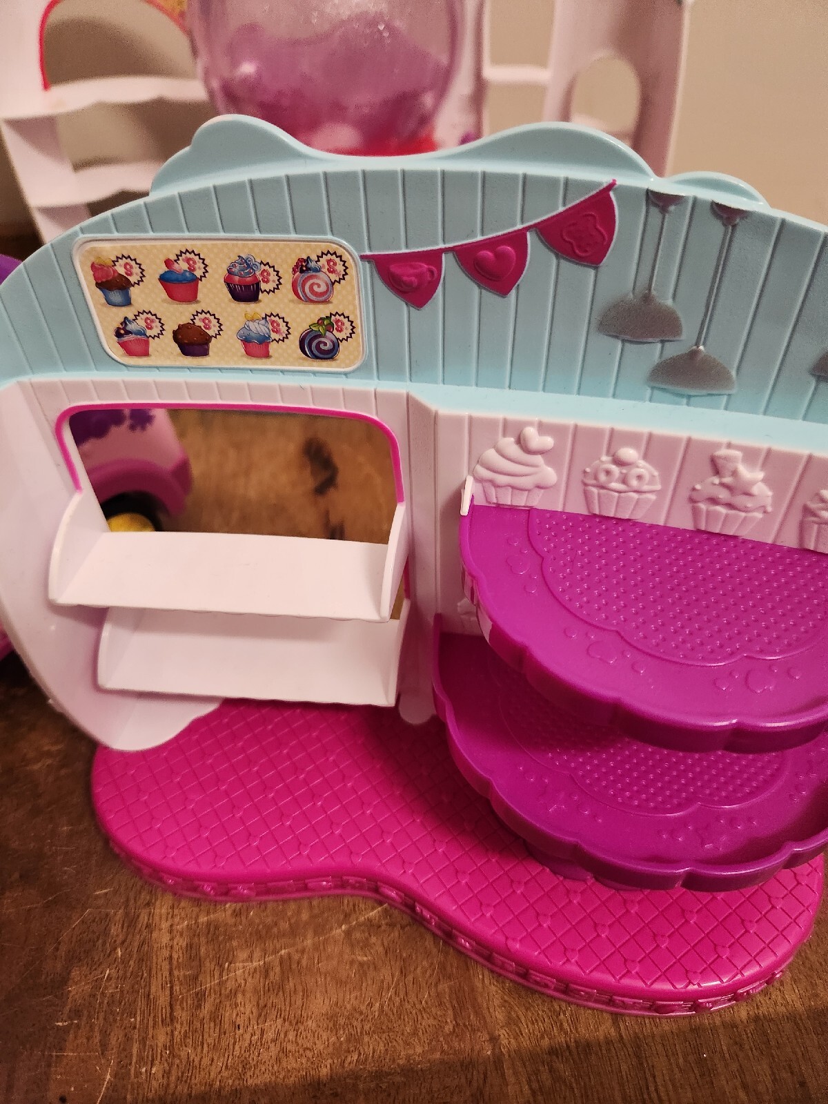 HUGE 200+ SHOPKINS Bubble Gum Machine, 2 Sweet Treat Delux Trucks, CC Queen +++
