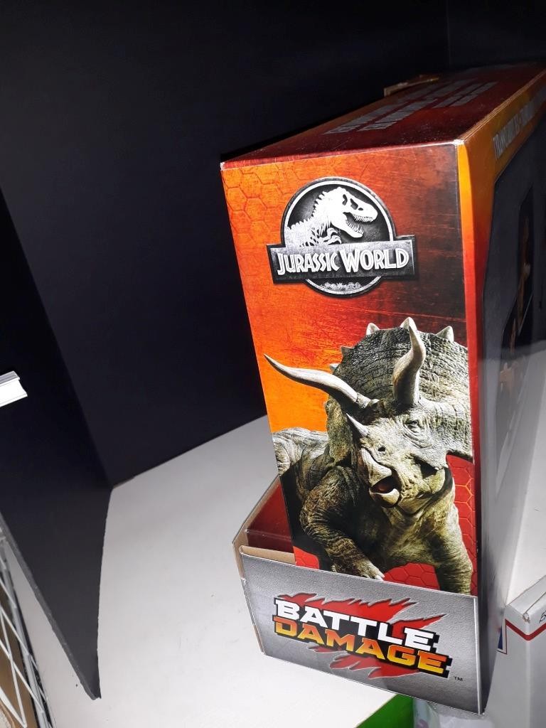 Jurassic World Tyranosaurus Rex Walmart Exclusive 40&Prime; Battle Damage Colossal #1