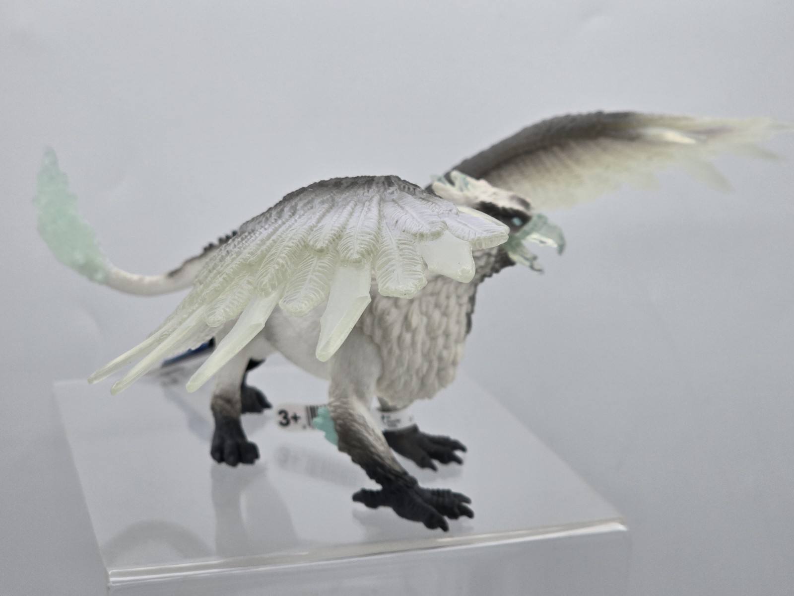 Schleich Eldrador Ice Griffin Toy Figure W/Movable Wings – 13 x 7.5 Inches