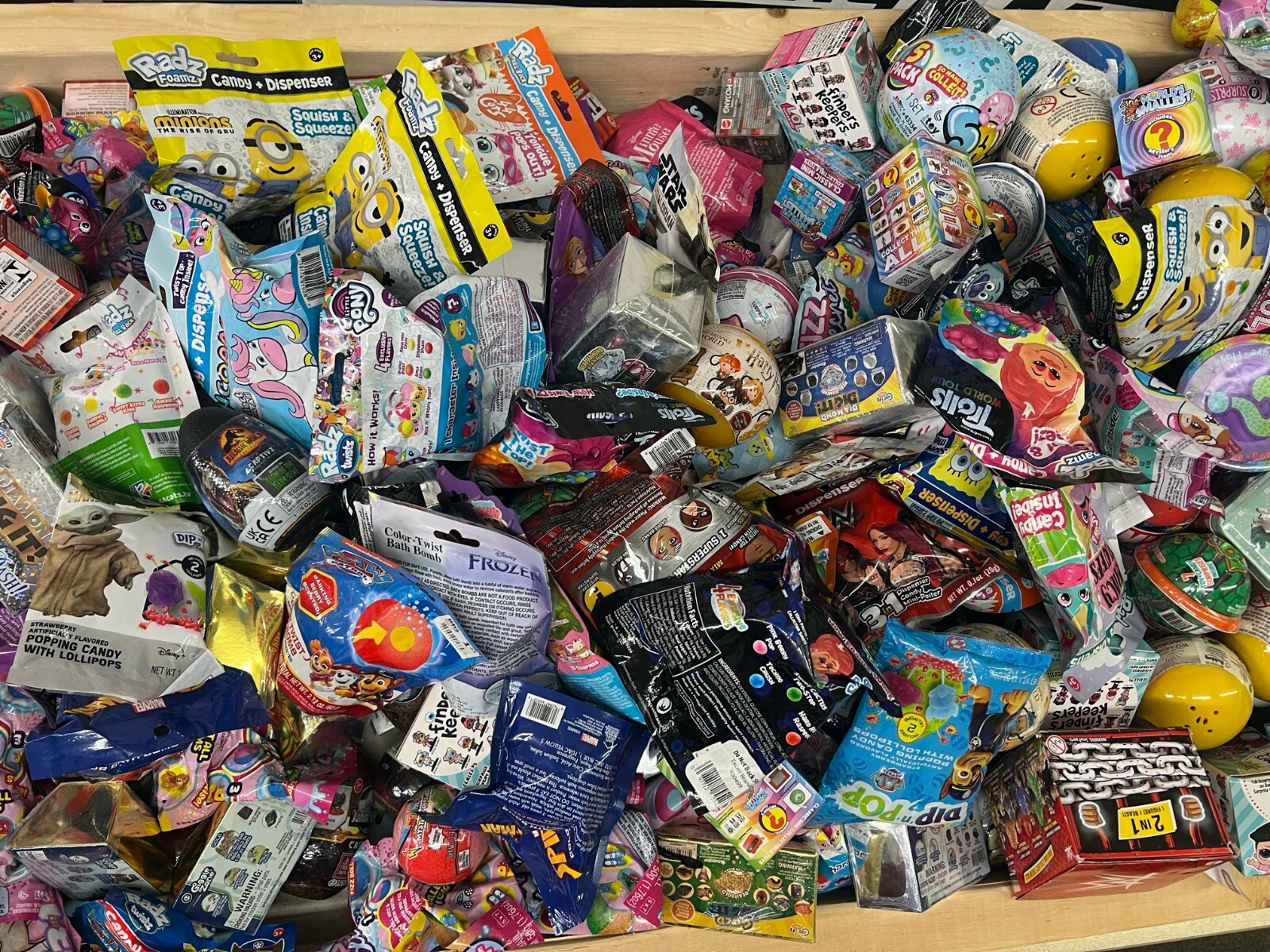 SURPRISE BLIND BAG RANDOM LOT Num Noms Roblox Minecraft Halo Marvel Freddy&rsquo;s etc