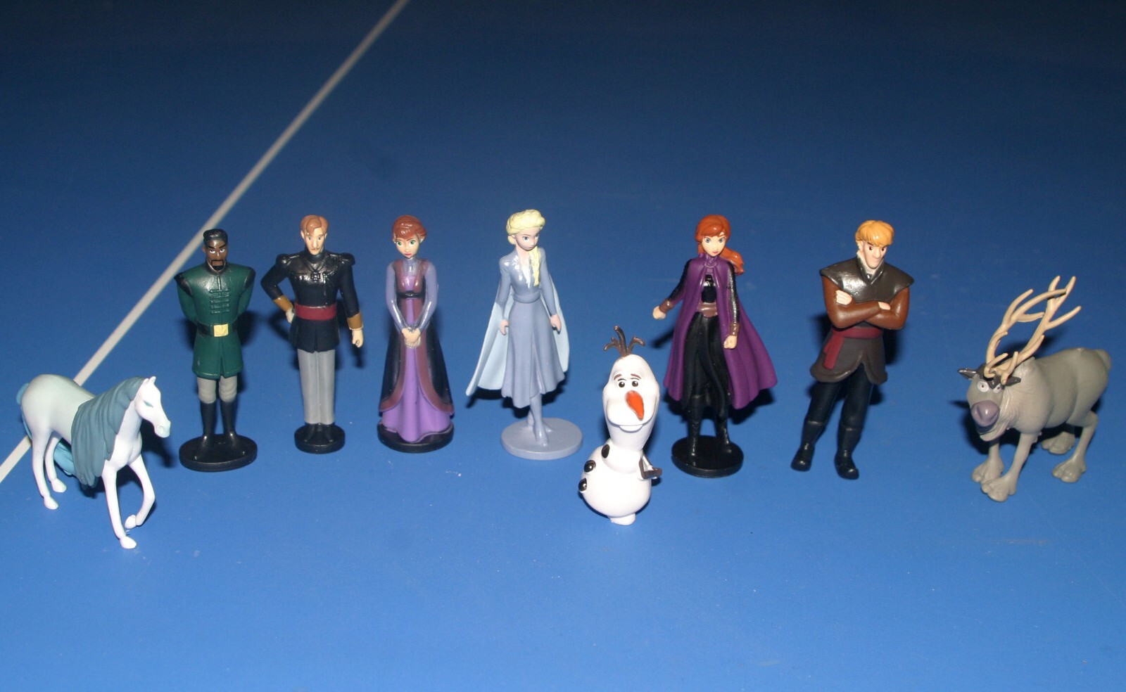 Walt Disney Set of 9 FROZEN 2 Action Figure – Olaf Elsa Anna Kristoff Sven