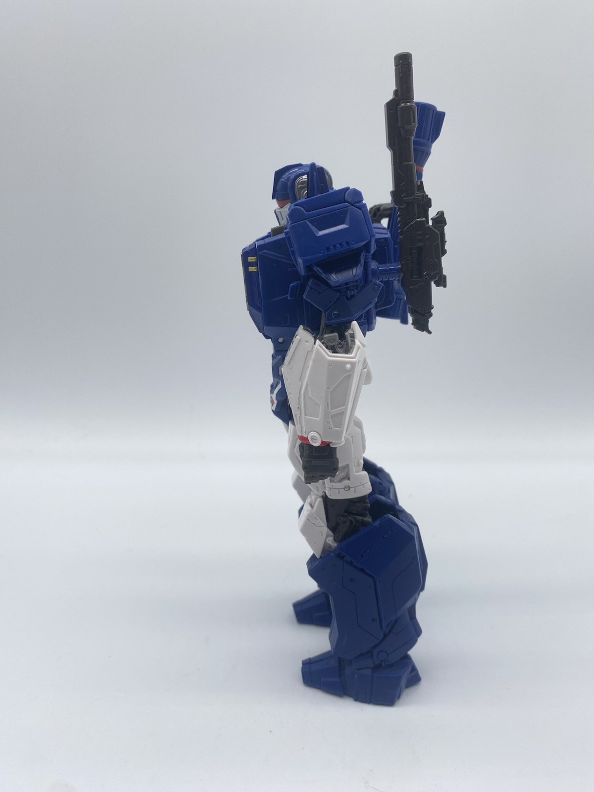 Transformers Studio Series SS-83 Soundwave Voyager Class Figure w Ravage Cassett