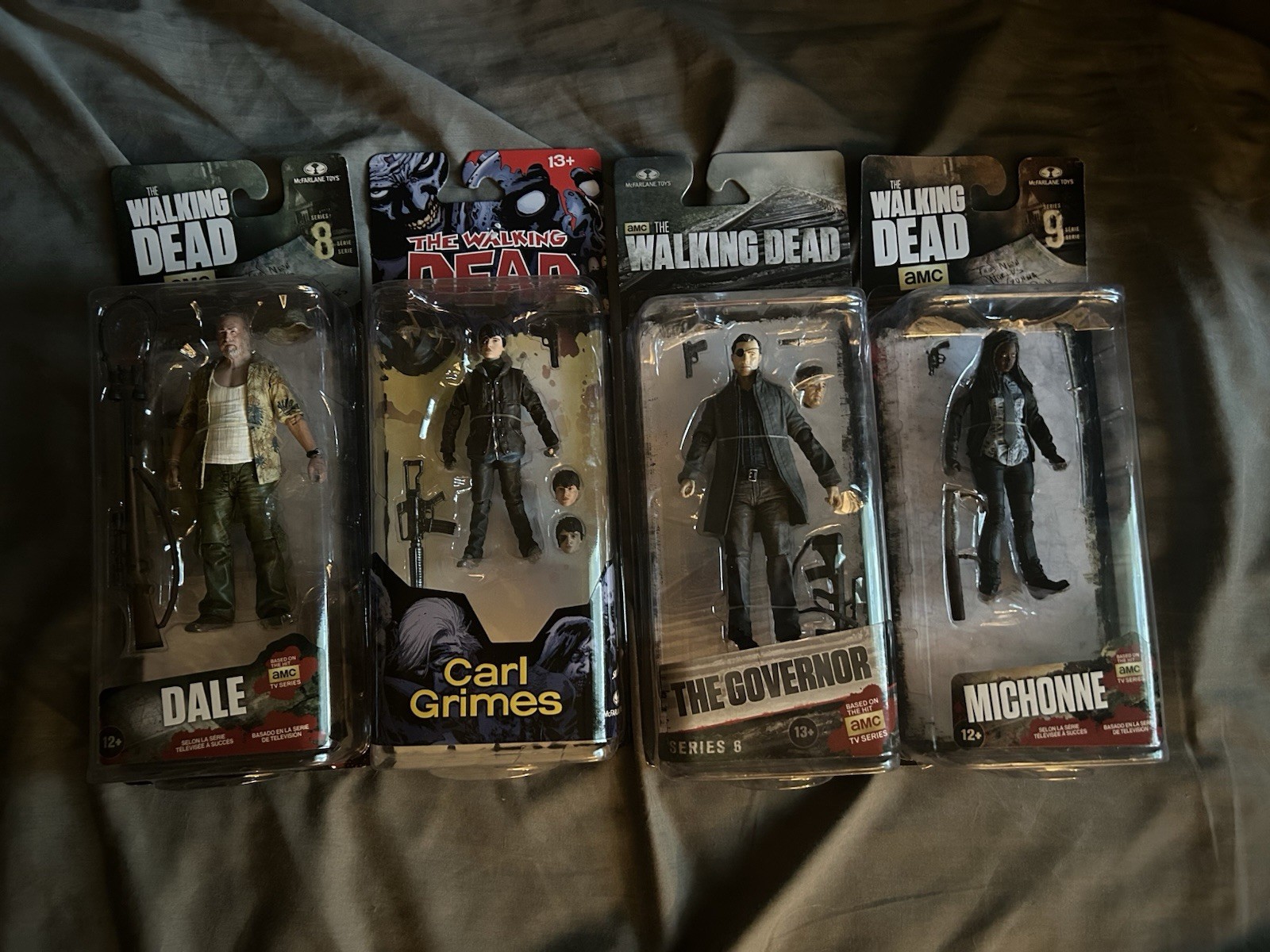 The walking Dead Figures. Carl, The Governor, Dale, Mischone And 2 Mini Figures
