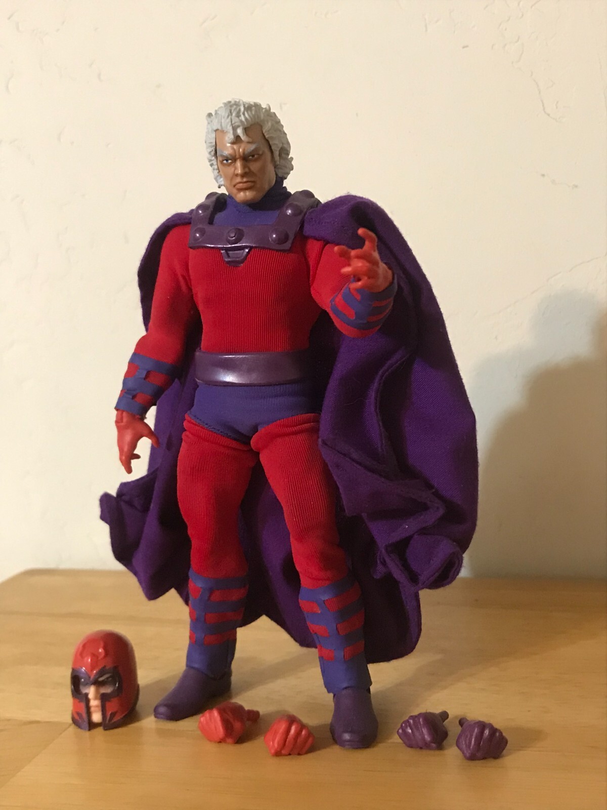 Custom Mezco 1/12 X-Men 97&prime; Magneto Classic Suit
