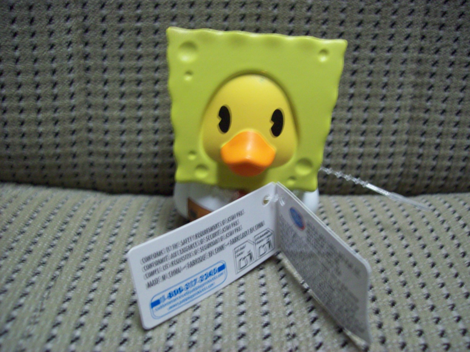 SpongeBob SquarePants, Nickelodeon 2.75&Prime; Rubber Duck with tag attached New!