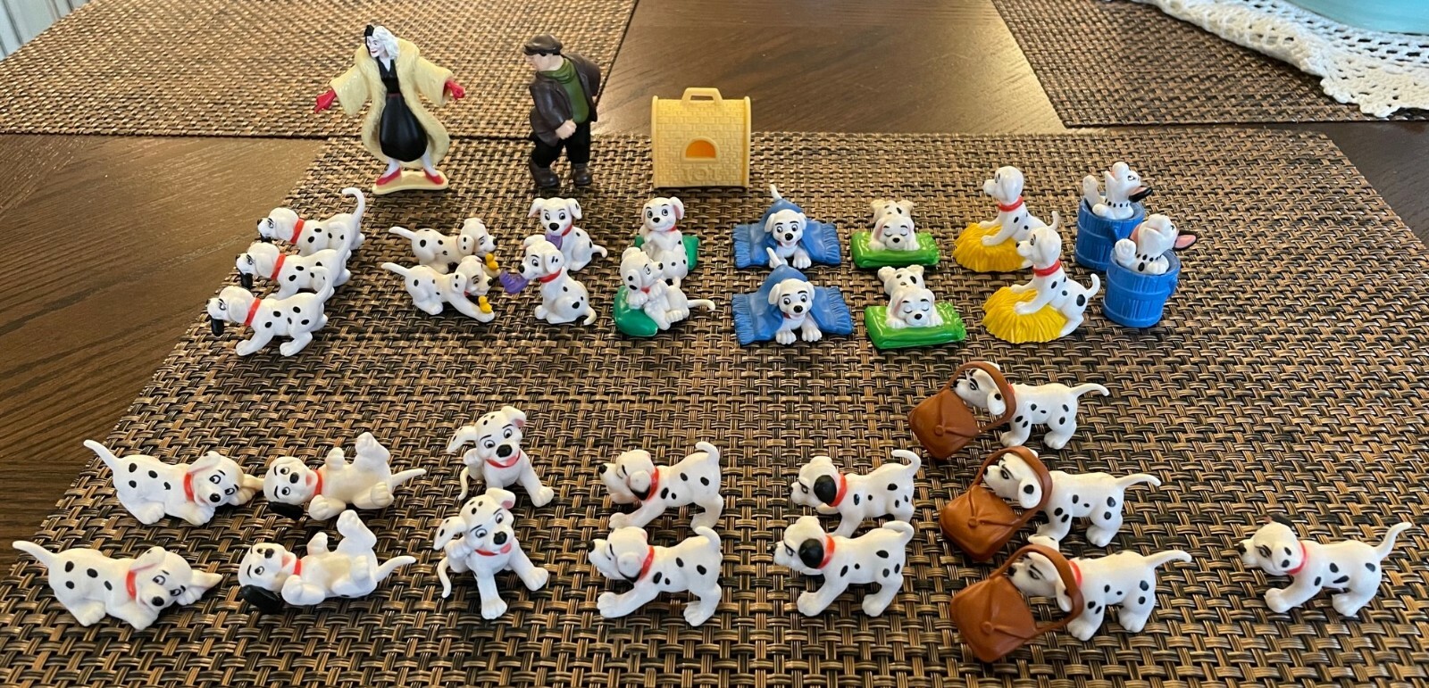 ✅37 Lot Vtg 101 Dalmatian Figures Cruella de Vil Jasper Pups Dog Carrier Bags