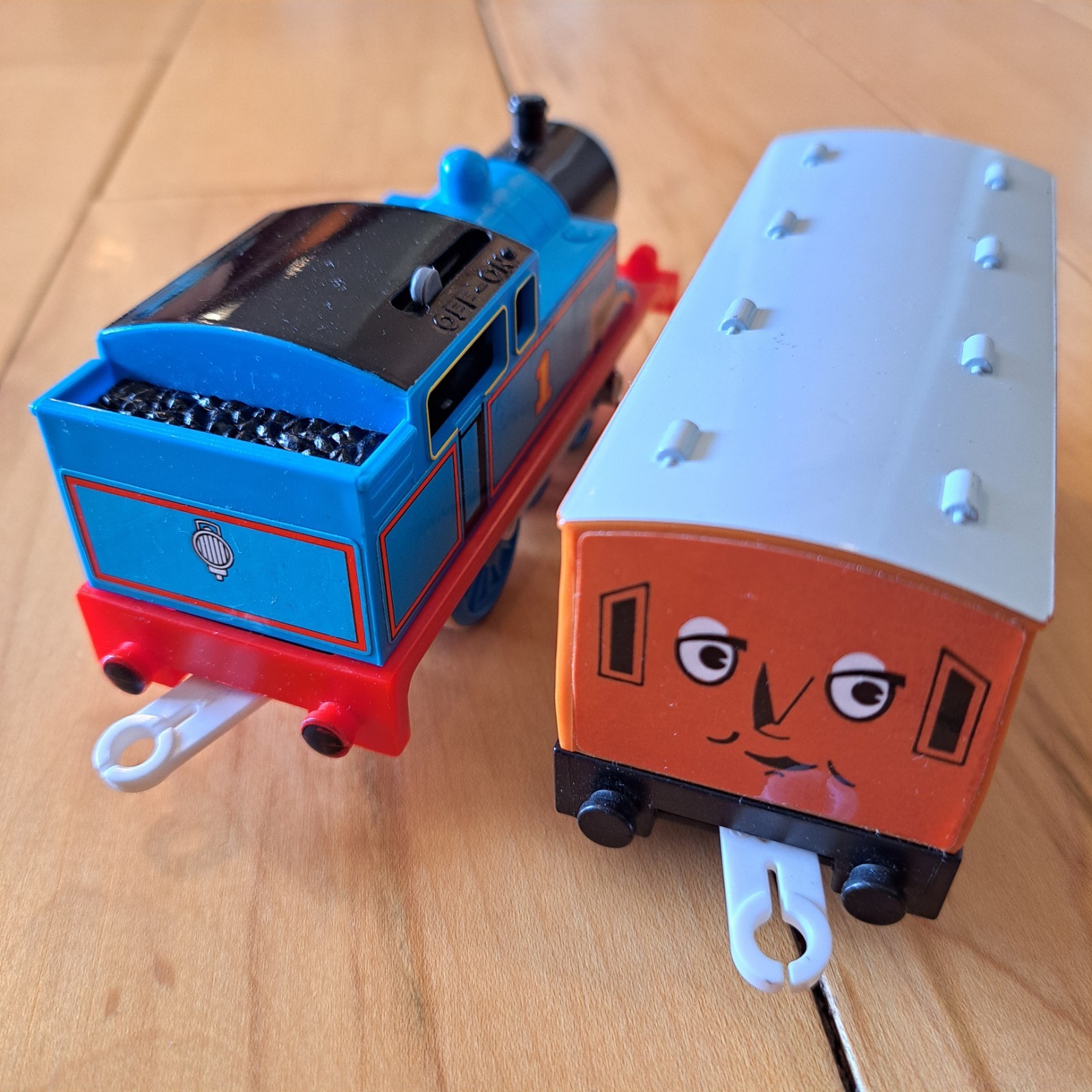 TOMY THOMAS W/ CLARABEL! Thomas Train Motorized Trackmaster