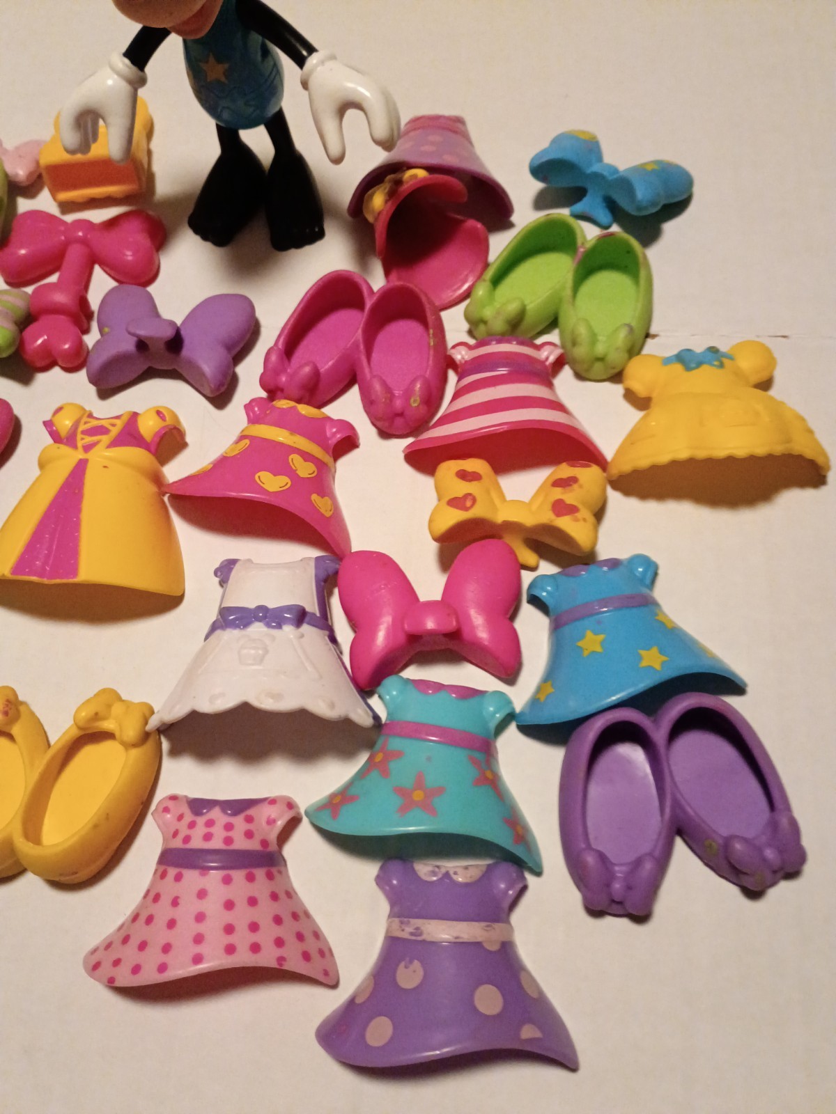 Disney Minnie Mouse Boutique Snap N&rsquo; Style Dress Up Lot Accessories