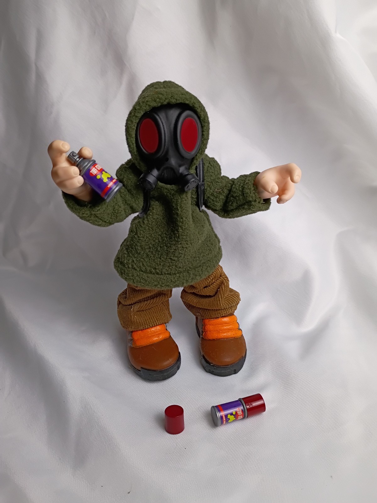 Mezco Hoodz Vapor 2002 7&Prime; Vinyl Figure Urban Action Figure Graffiti
