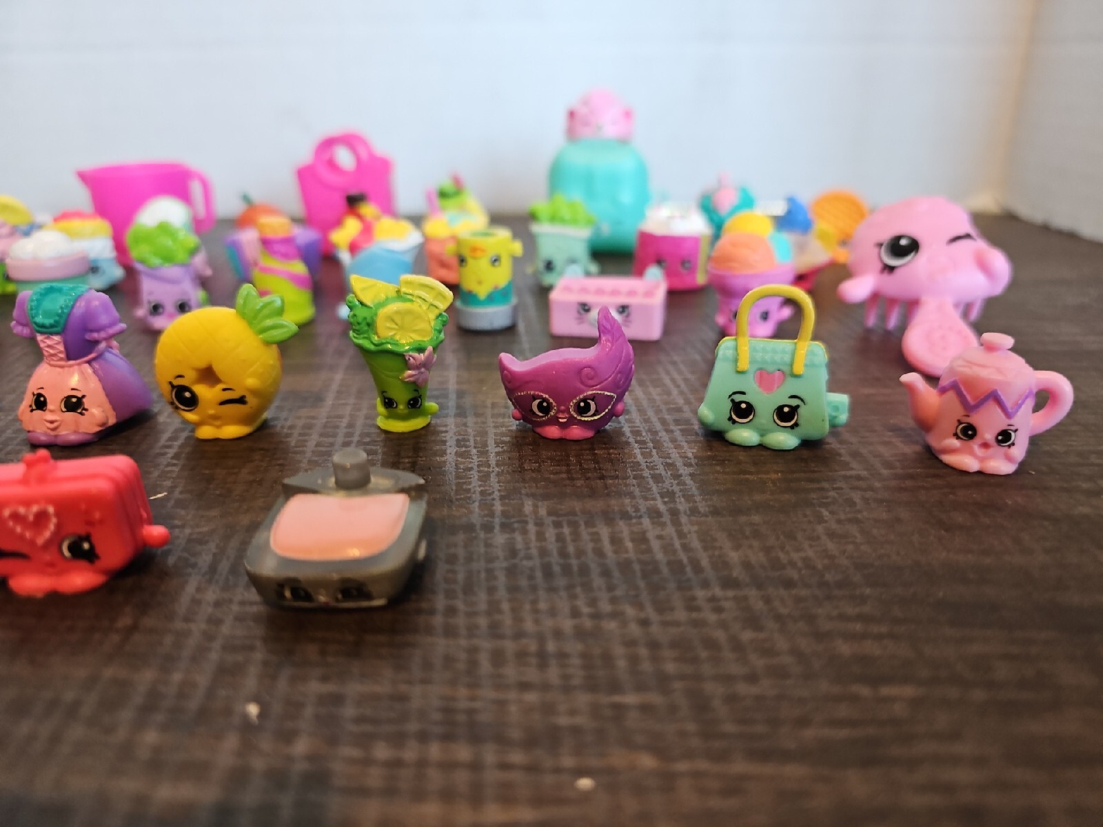 Shopkins Lot of 39 Shopkins and Shopkins accessories Common/Uncommon/Rare