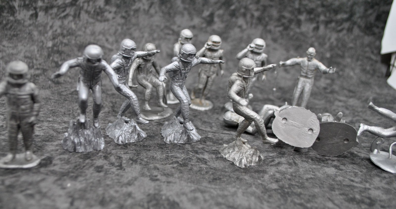 Marx Operation Moonbase Astronauts 1960 Spacemen lot x13 UNBROKEN figure vintage