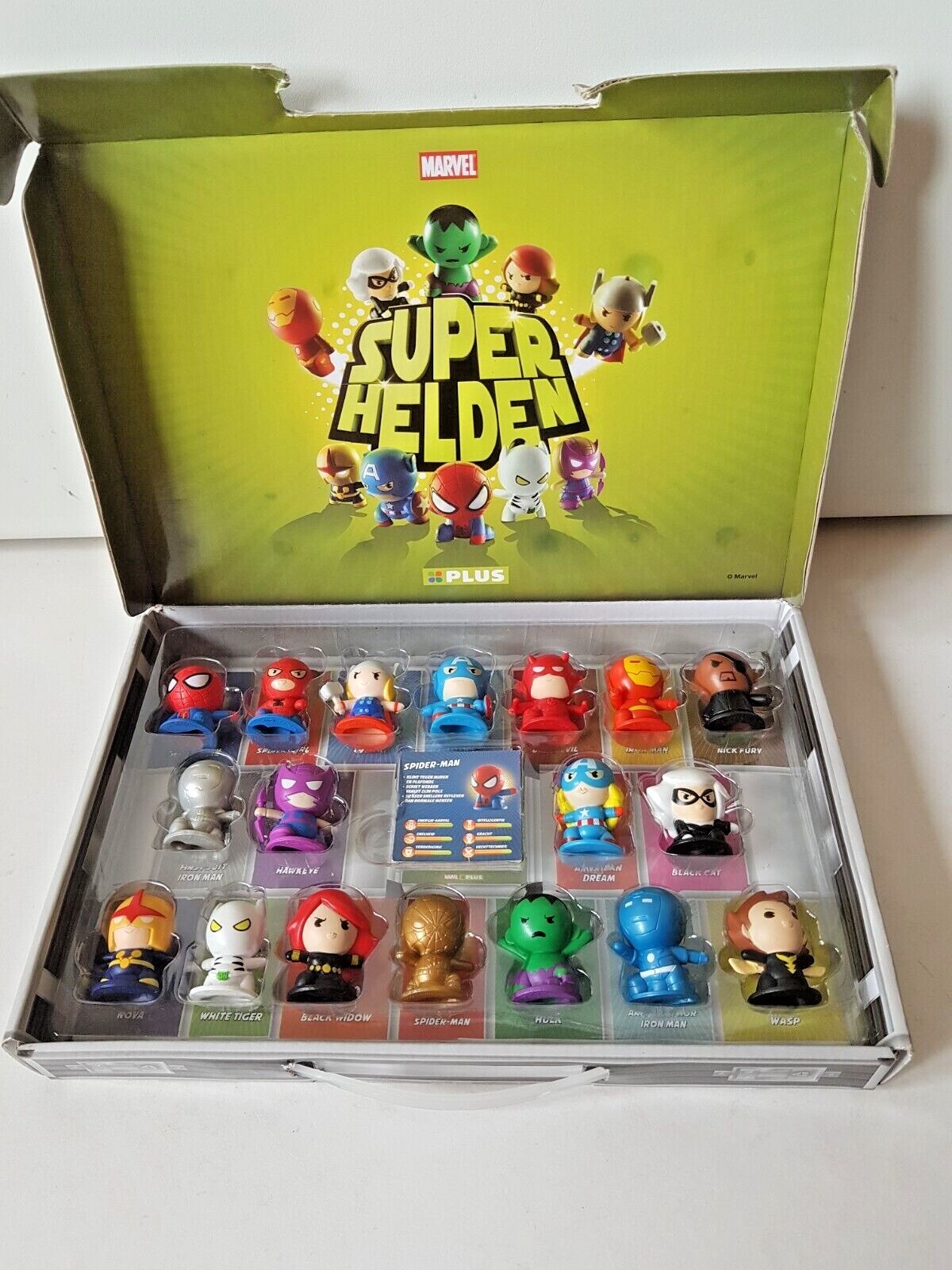 Super Heroes 18 Figurines Complete Set Supermarket Plus Netherlands Marvel RARE