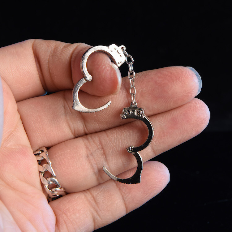 1:6th Scale Metal Detachable Handcuffs Model for 12&Prime; Male Female Figure Doll