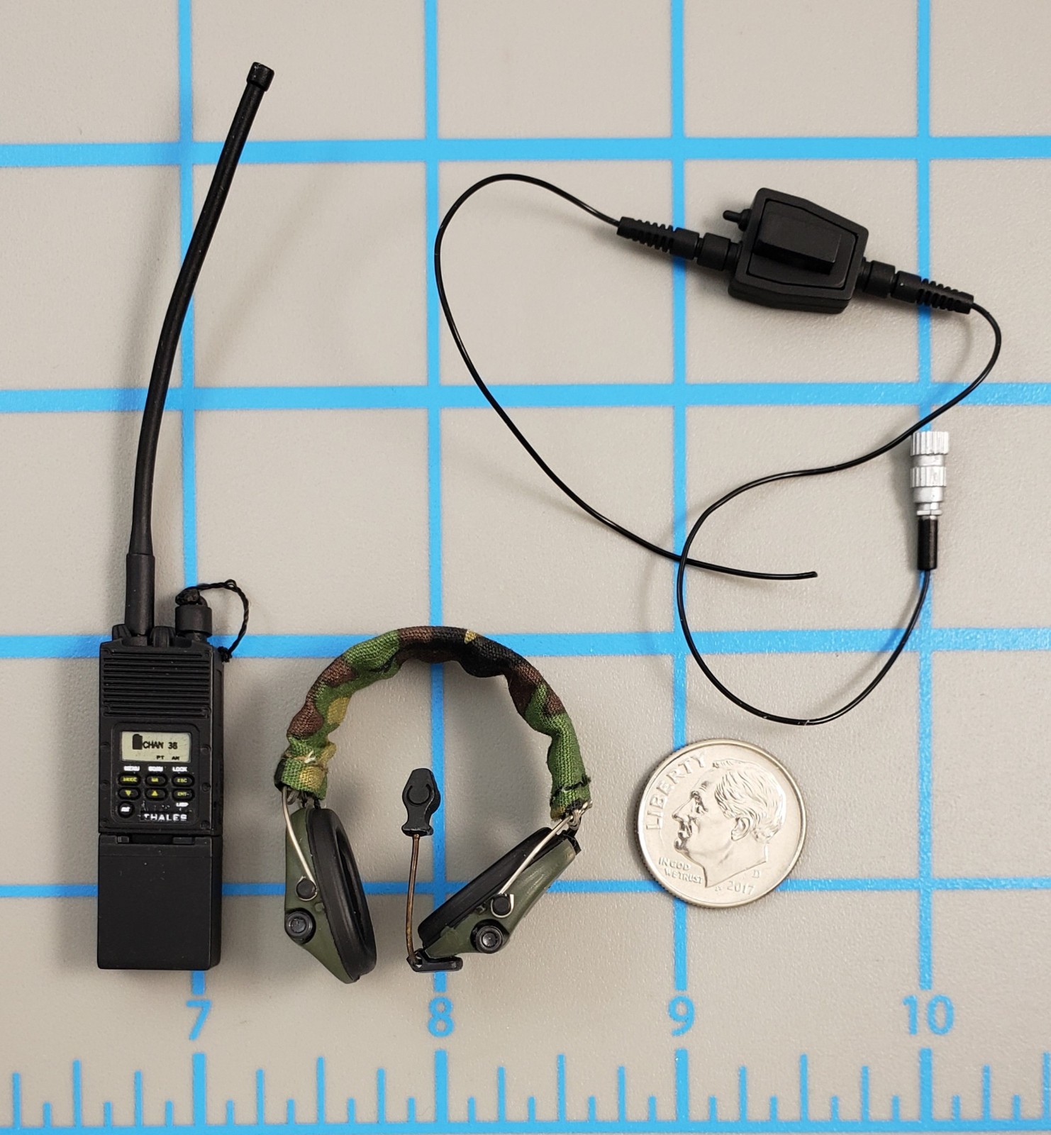 Radio with headset 1/6 scale toys soldier dragon bbi Joe alert Dam used *