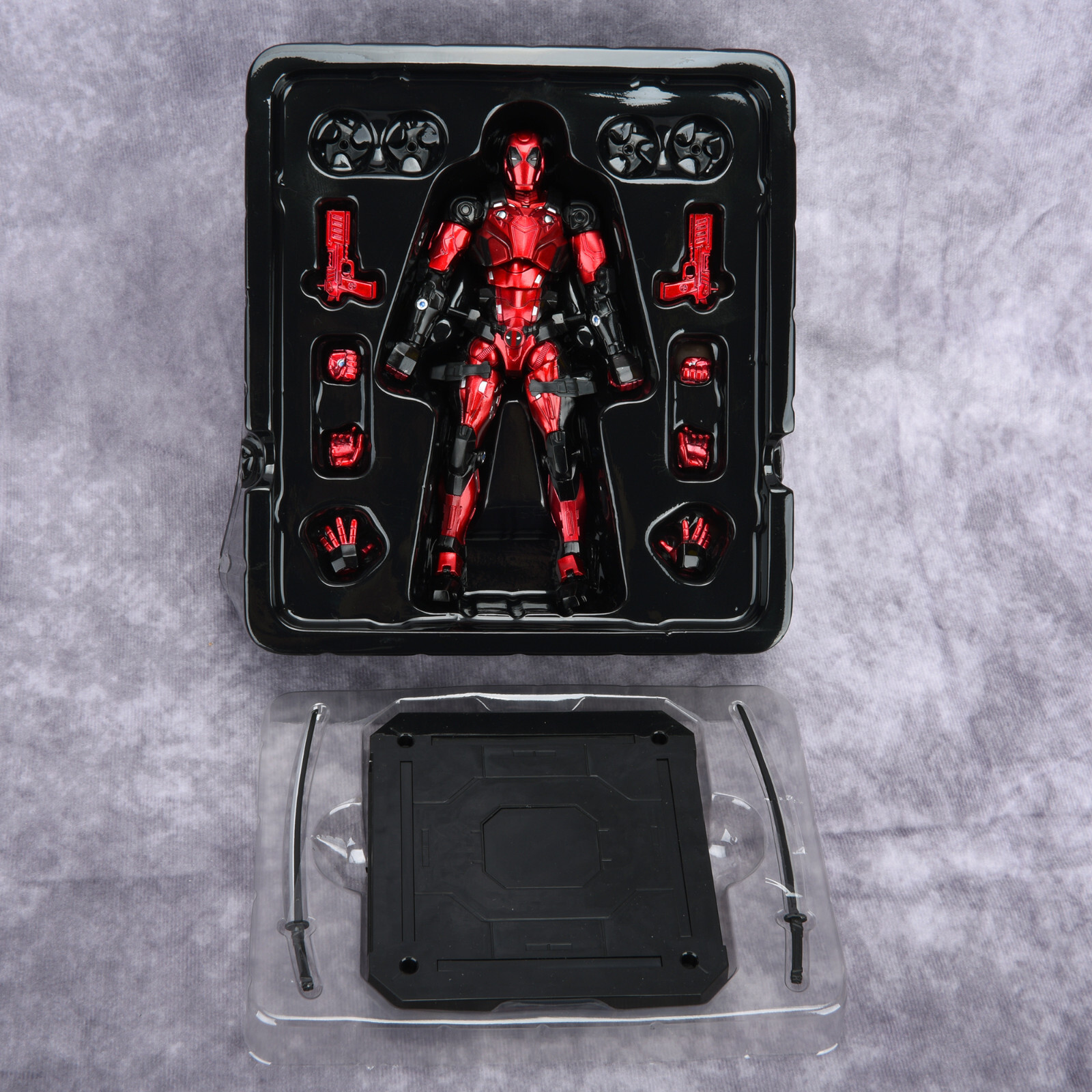 Deadpool w/Fighting Armor & Accessories Marvel Collection 6&Prime; Action Figure Toy