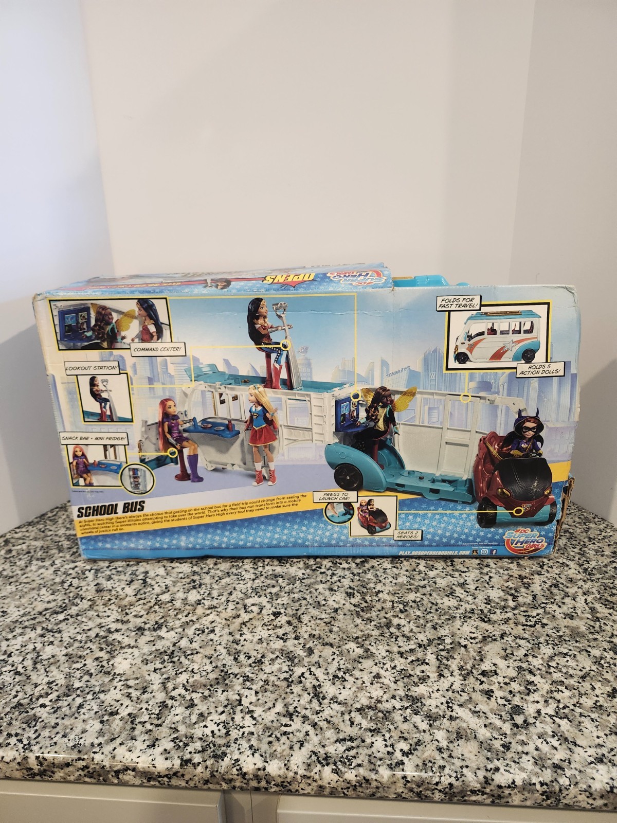 School Bus Mobile Command Center DC SUPER HERO GIRLS Comics MIB NEW Sealed