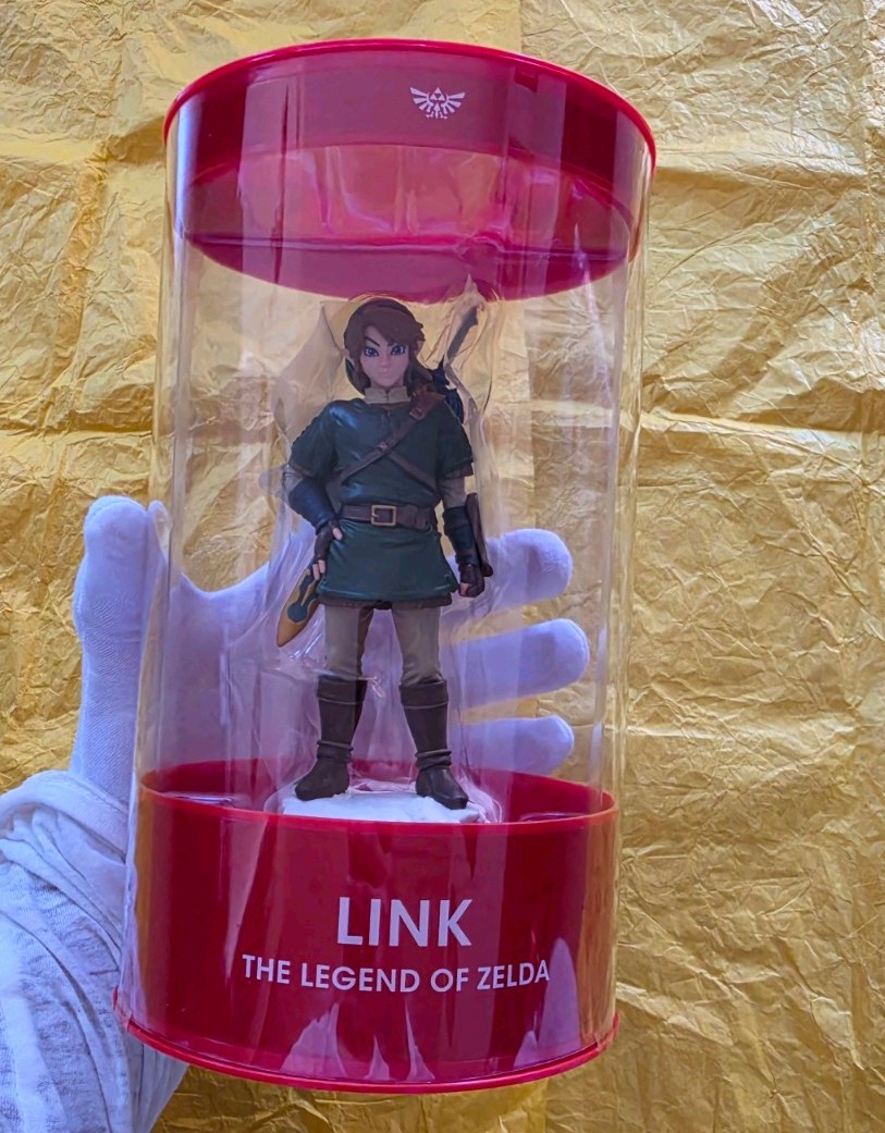Nintendo Exclusive The Legend Of Zelda Link Figure