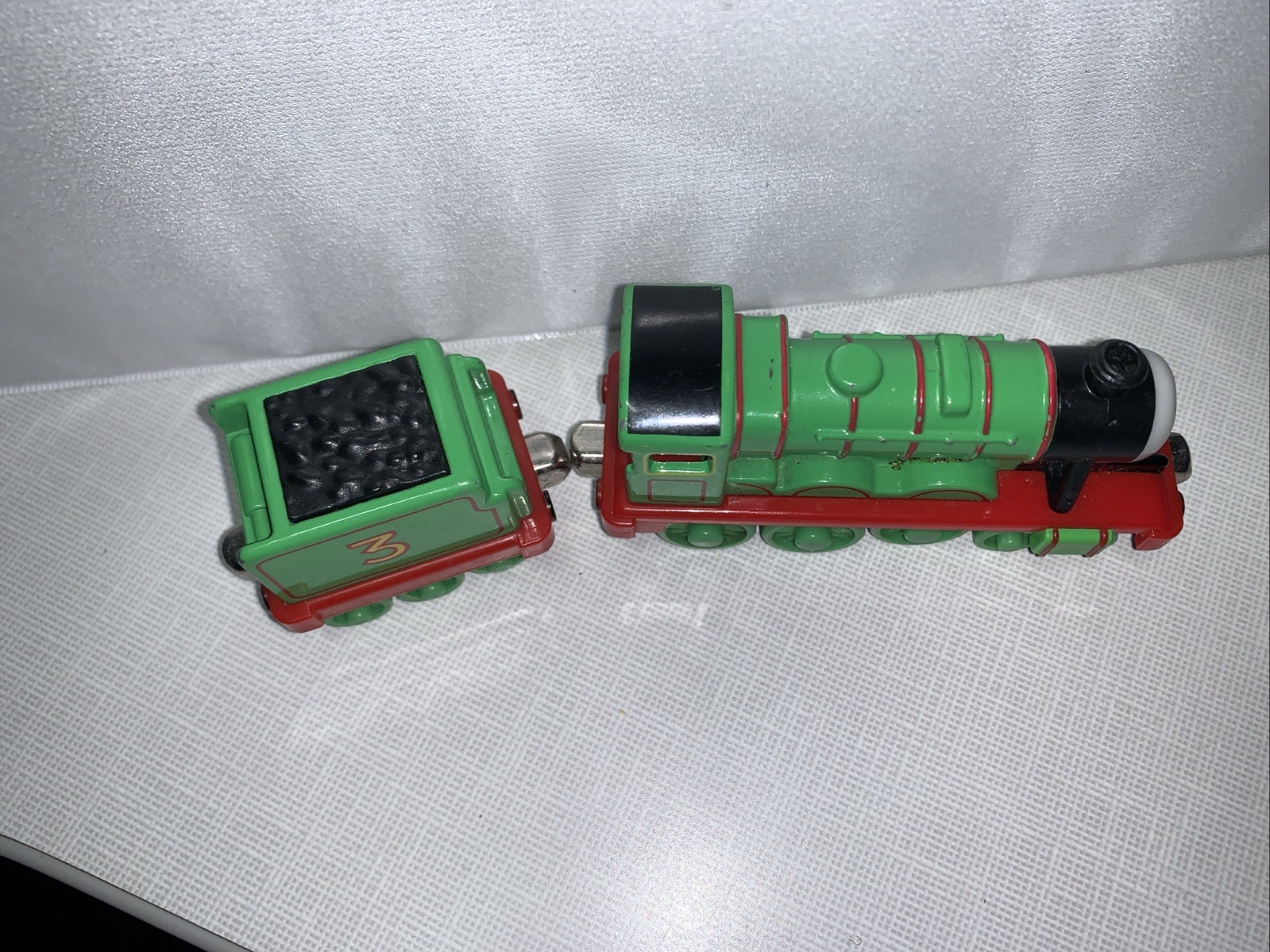 HENRY ! THOMAS FRIENDS TRAIN ! TAKE ALONG N PLAY DIECAST 2009 ! GREEN #3