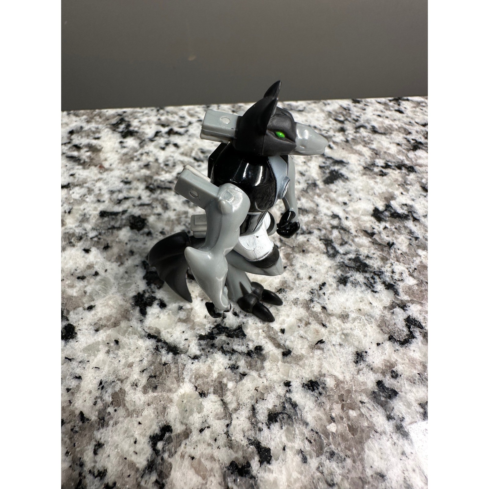 Ben 10 Alien Creation Chamber 2.75&Prime; Mini Figure Ben Wolf