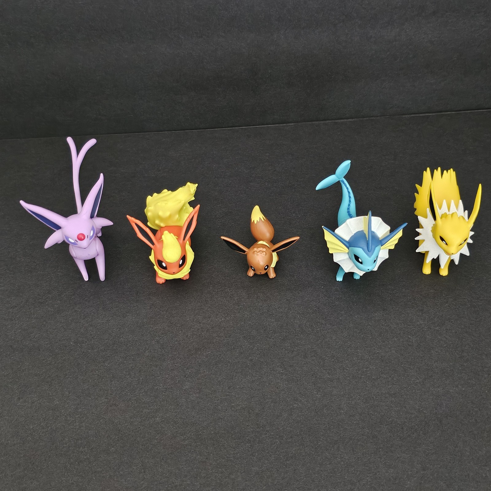 2017 Tomy Pokemon Figure Eevee Evolution Eeveelution 5 Figure Lot