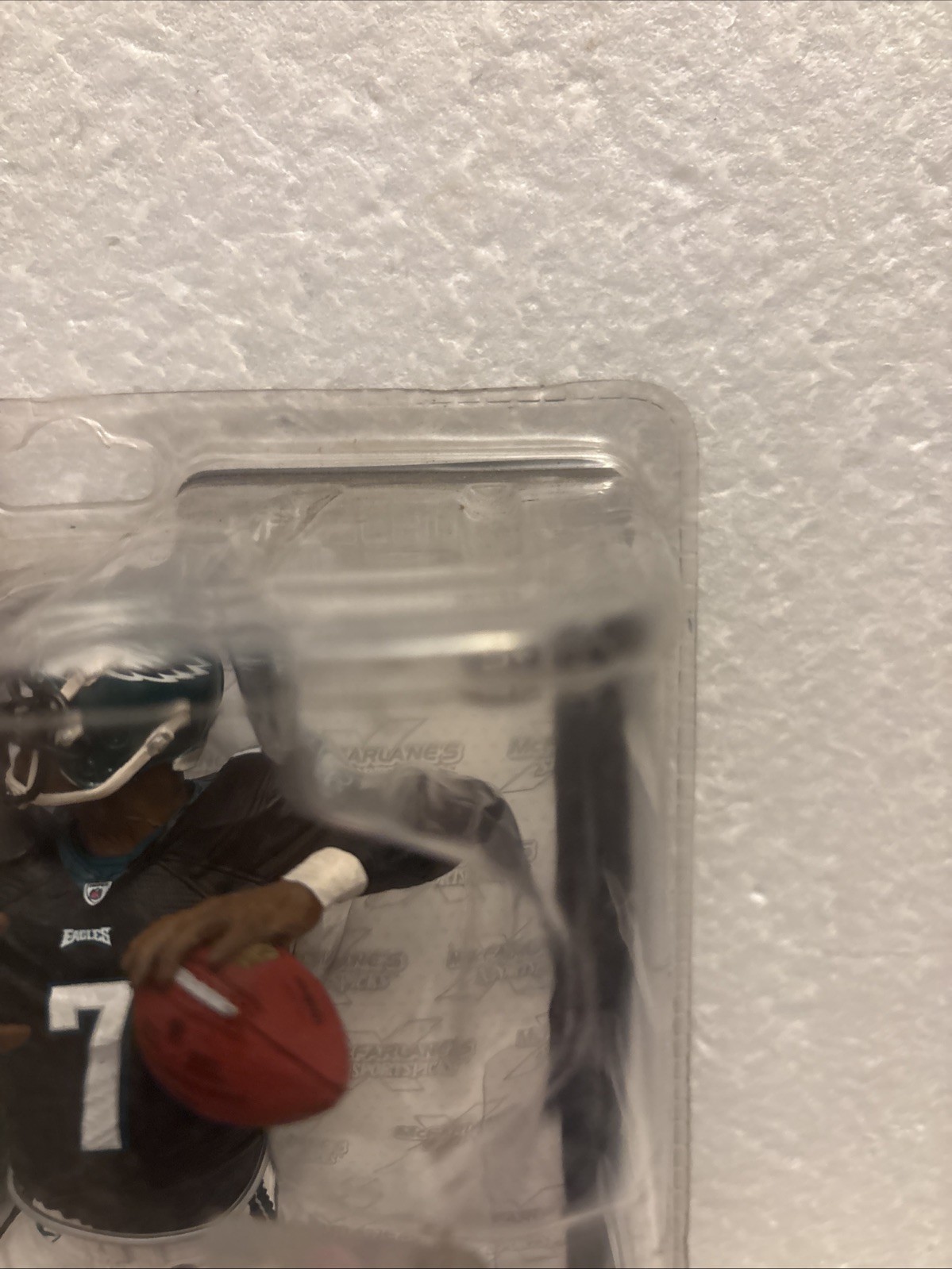 MCFARLANE MICHAEL VICK NFL SERIES 28 EAGLES QB BLACK SHIRT VARIANT #248/500