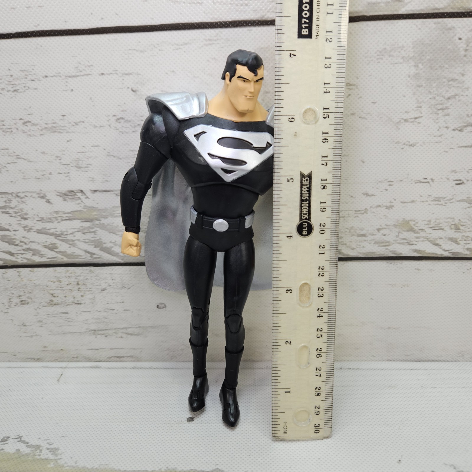 McFarlane DC Multiverse Superman The Animated Series Black Suit 2020 7&Prime; Figure