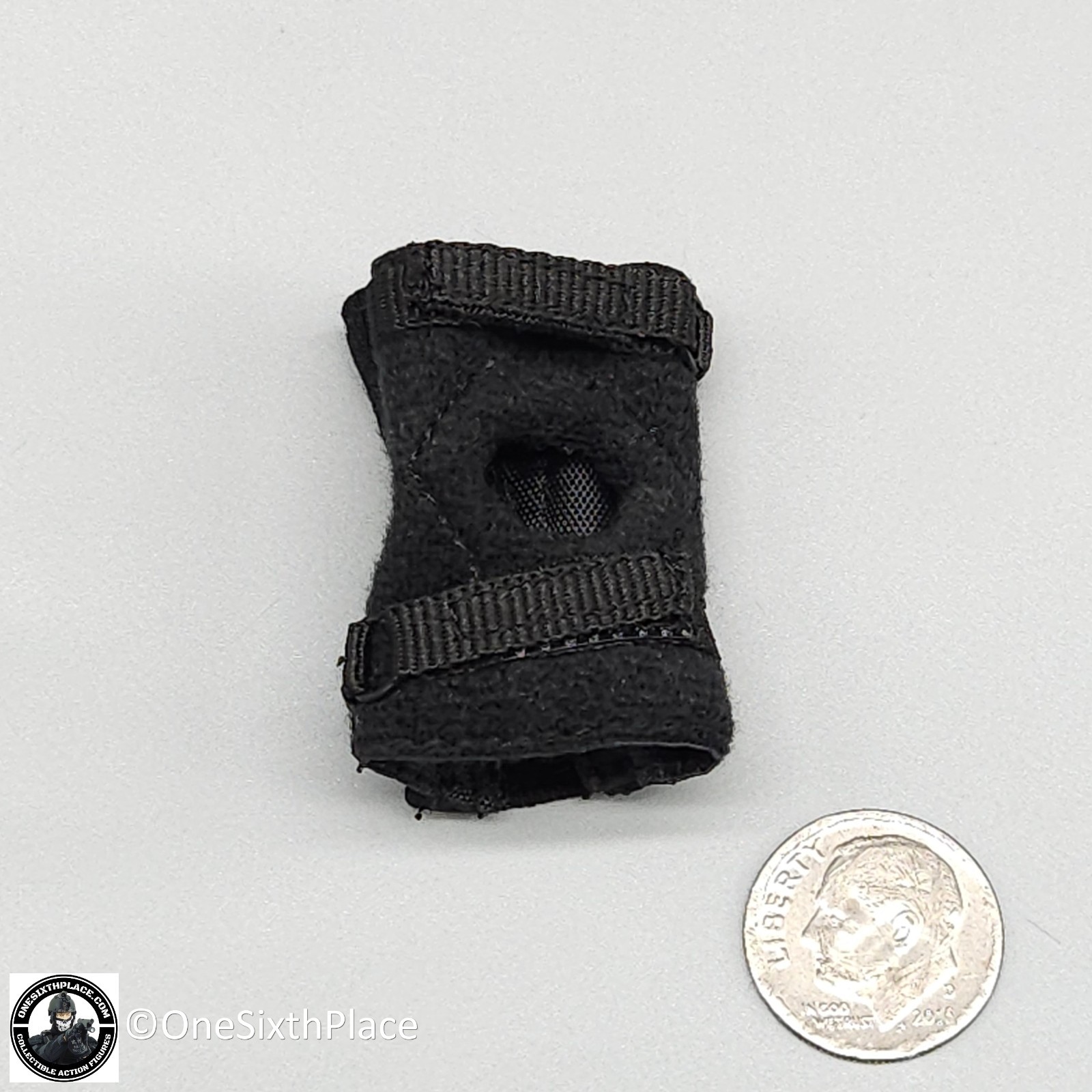 1:6 scale General&rsquo;s Armoury Bravo 7-1 Kill or Capture Knee Pad (x1)