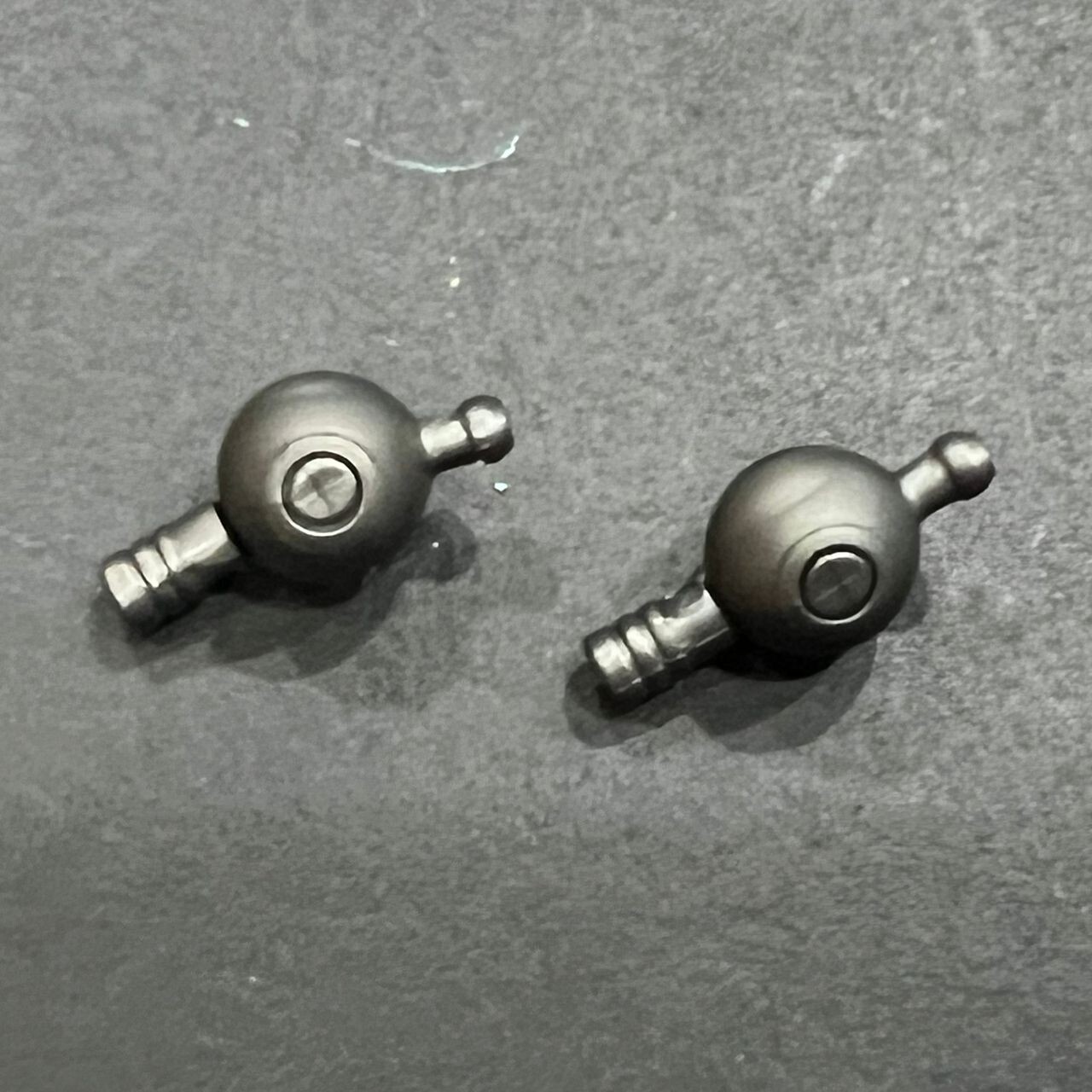 Hot Toys Mms518 Aquaman Hand Pegs (1 Pair) 1/6 Scale Accessories