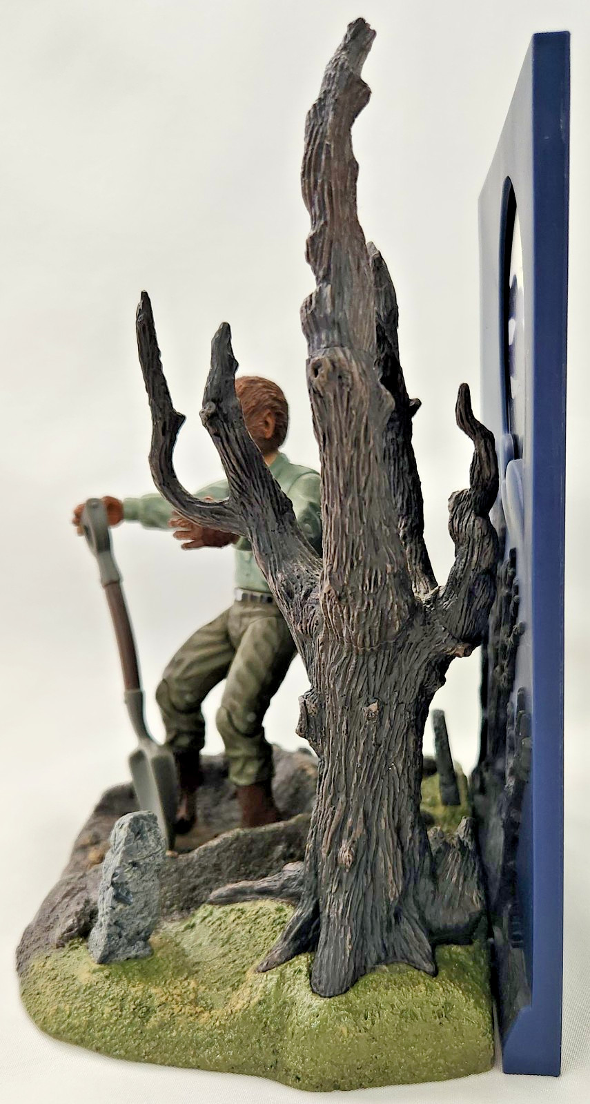 Universal Studios Monsters THE WOLF MAN Figure Cemetary Diorama 2003 Jakks
