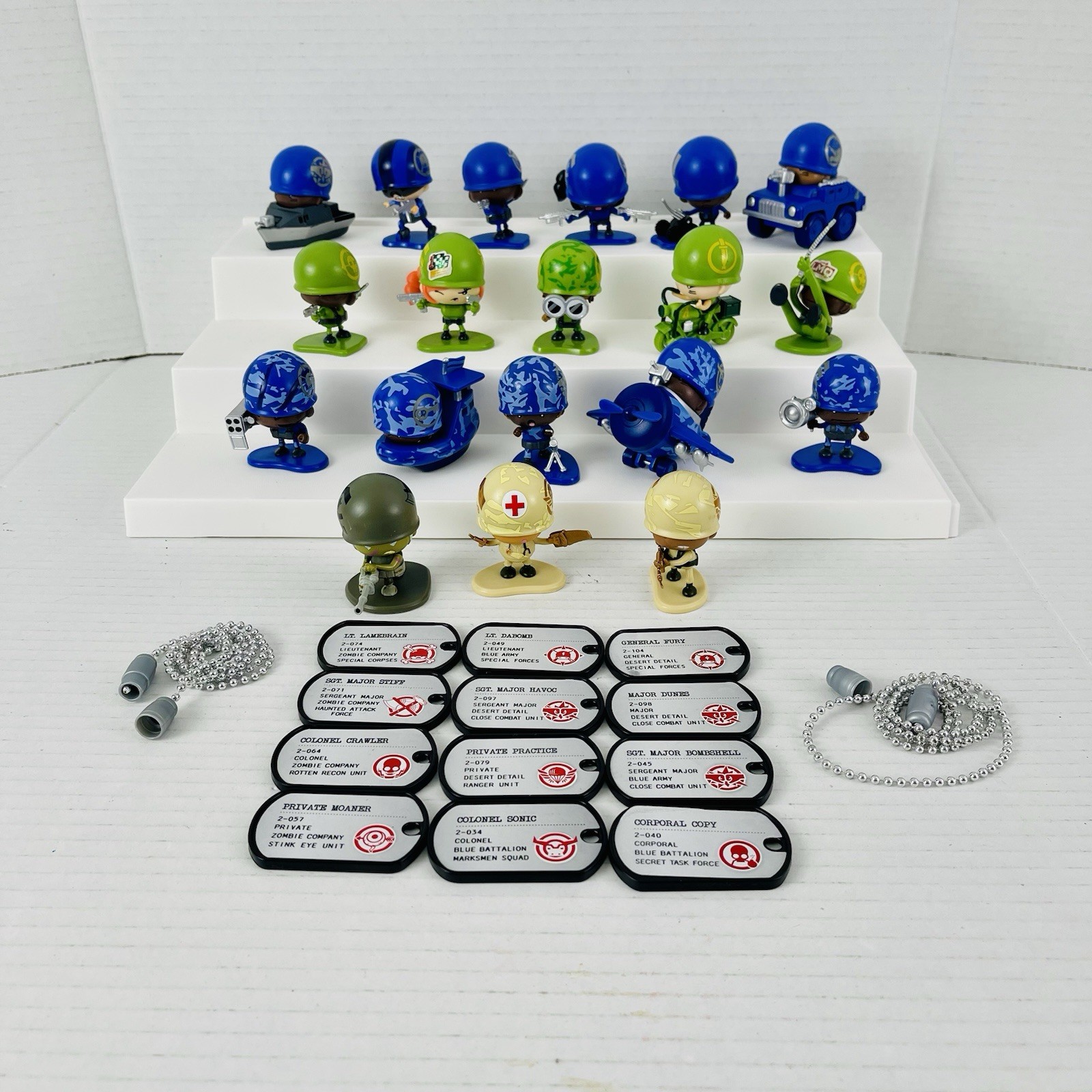Awesome Little Green Men Figures Lot Series 1 Green/ Blue Army w/ Dog Tags