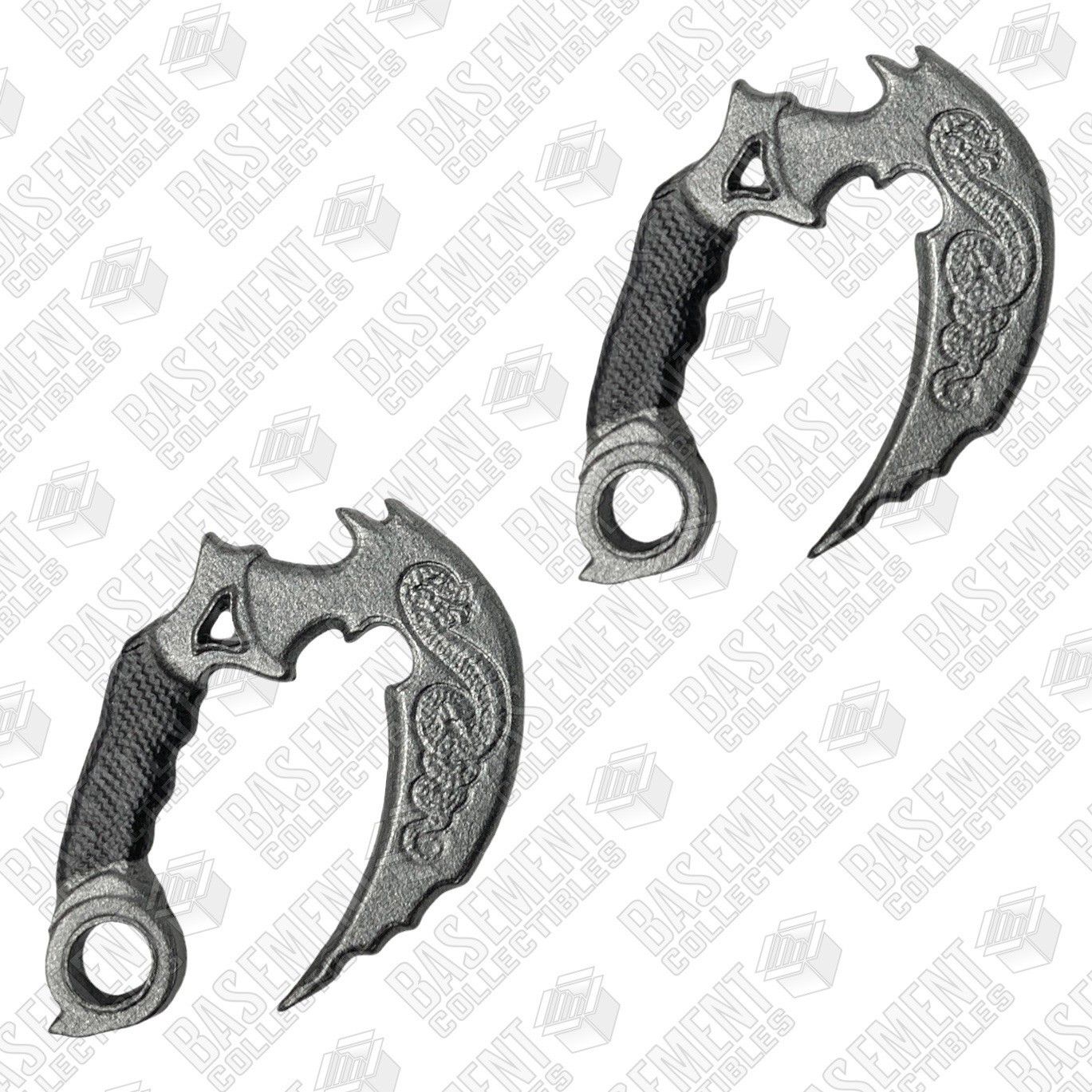 Mezco One:12 Death Adder – Fang Knives Karambits 1:12 Scale Weapon