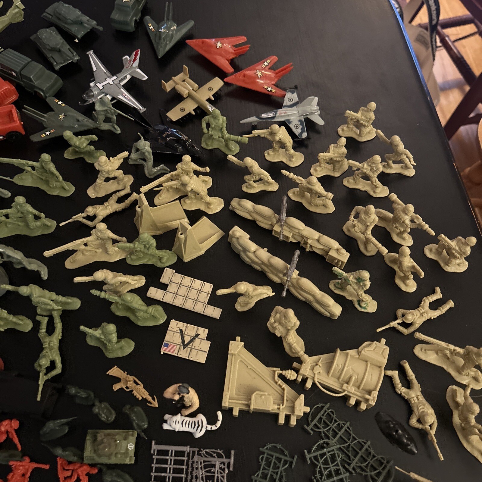 Lanard & Misc Military Action Figures Weapons Vehicles Fences Flags Lot Of 200+!