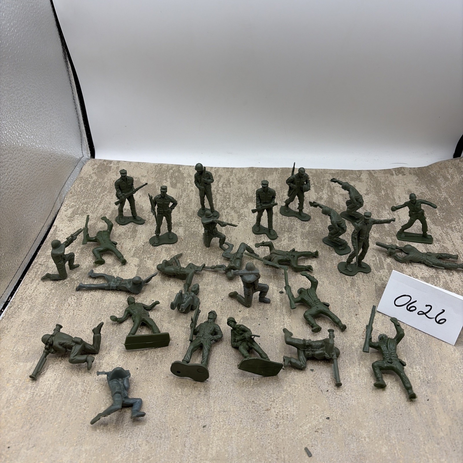 1960’s Little Green Army Men 27 pc Action Figures Toy Soldiers