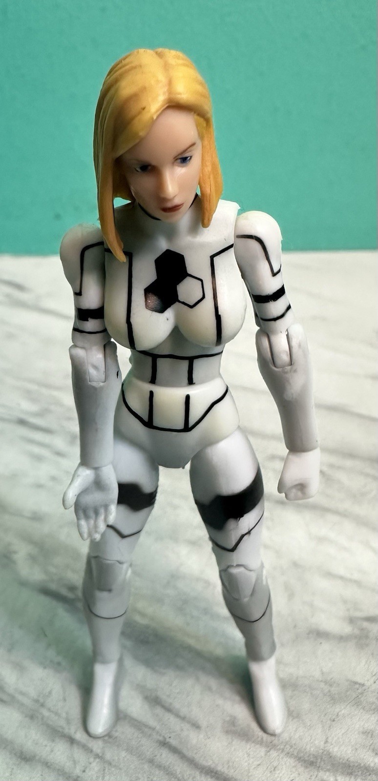Marvel universe infinite INVISIBLE WOMAN future foundation version 3.75 Inches