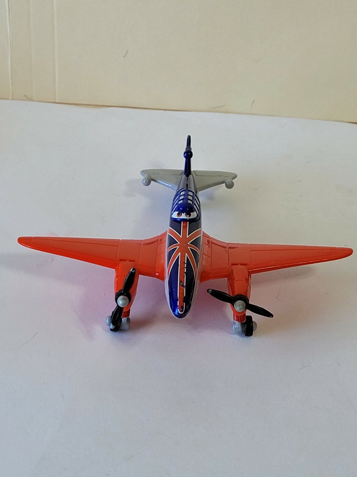 Disney Pixar Planes Bulldog Diecast Mattel X9467 (4&Prime;in. L × 1.5&Prime;in. H)
