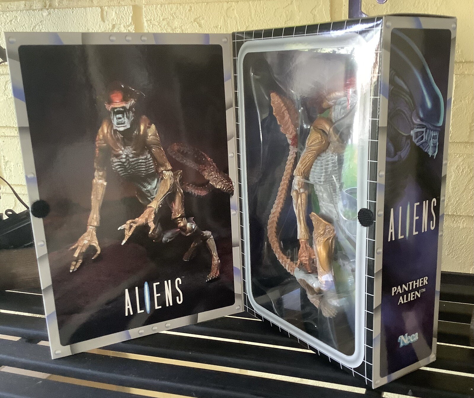 ALIEN KENNER TRIBUTE PANTHER ALIEN 7” SCALE FIGURE