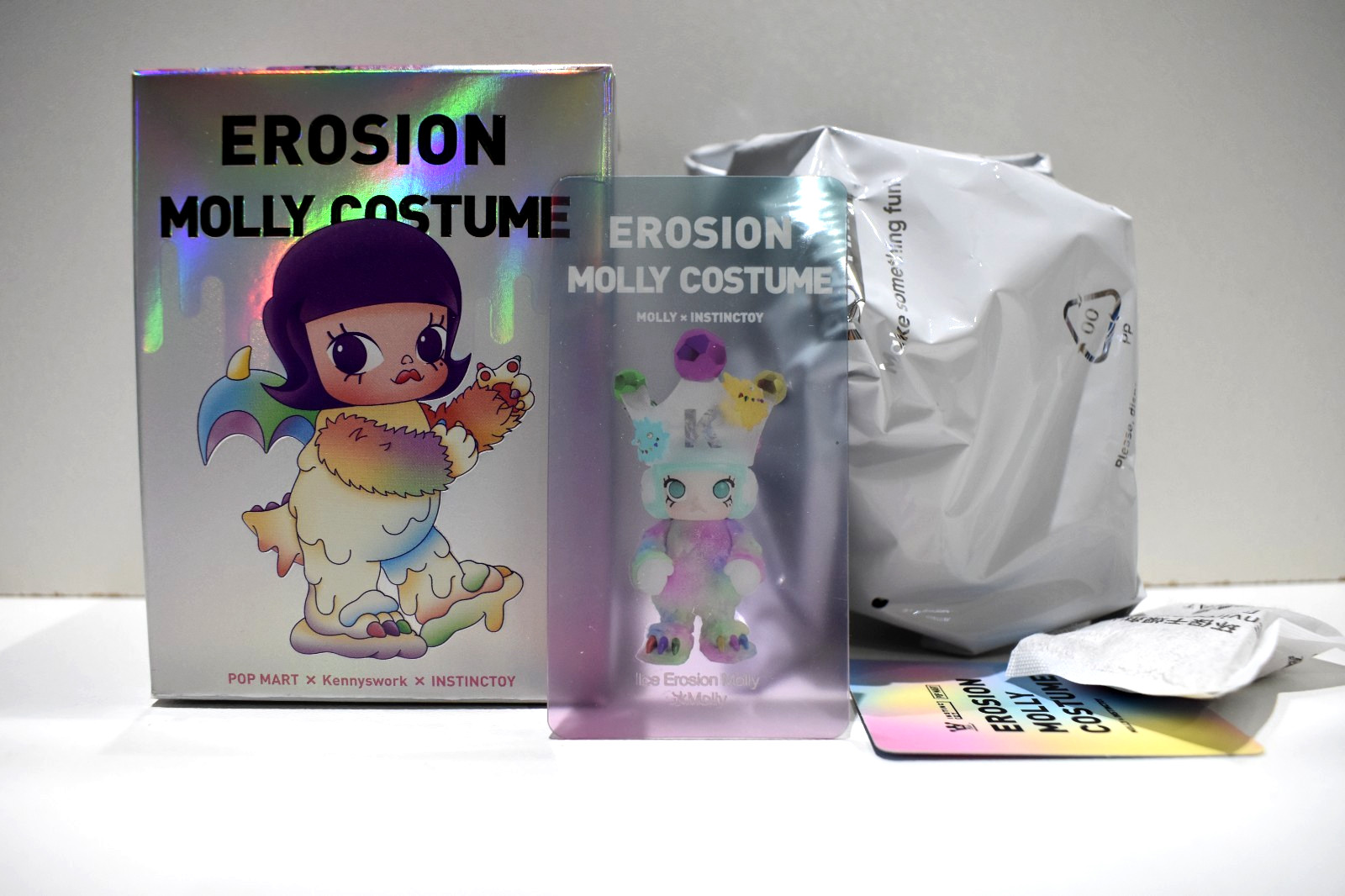 POP MART INSTINCTOY – EROSION MOLLY COSTUME – ICE EROSION MOLLY (SECRET/CHASE)