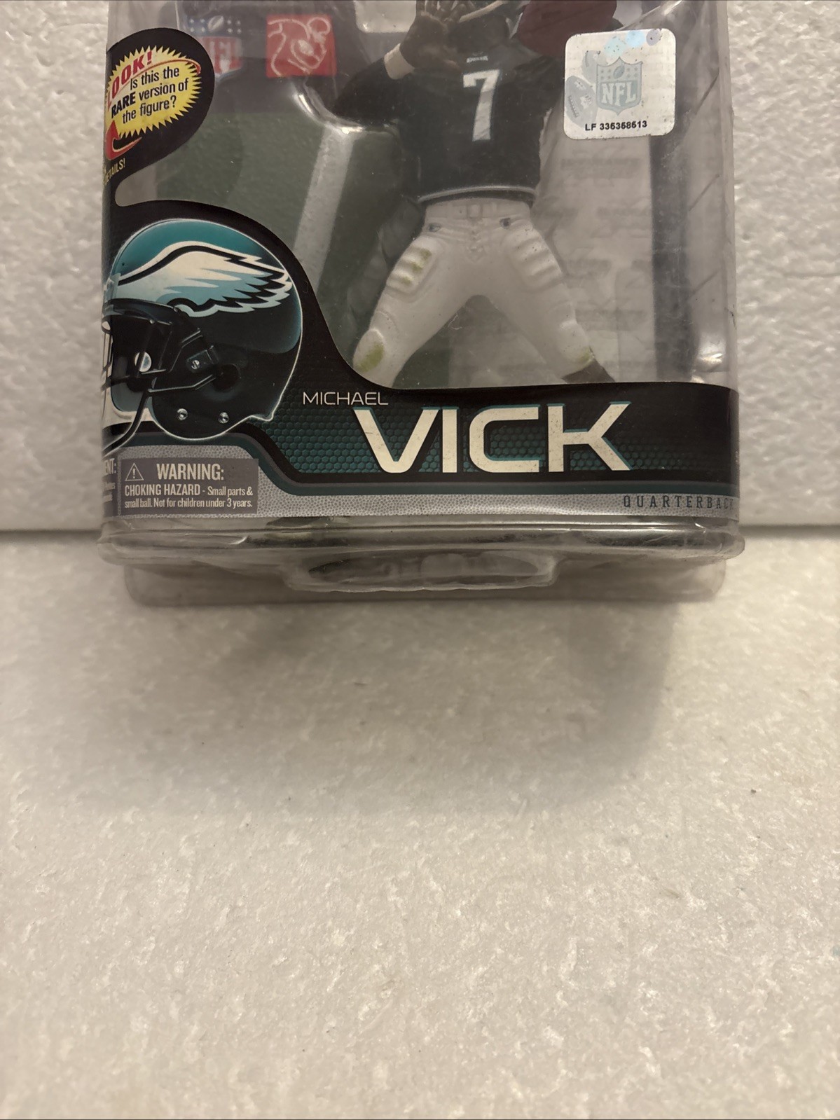 MCFARLANE MICHAEL VICK NFL SERIES 28 EAGLES QB BLACK SHIRT VARIANT #248/500