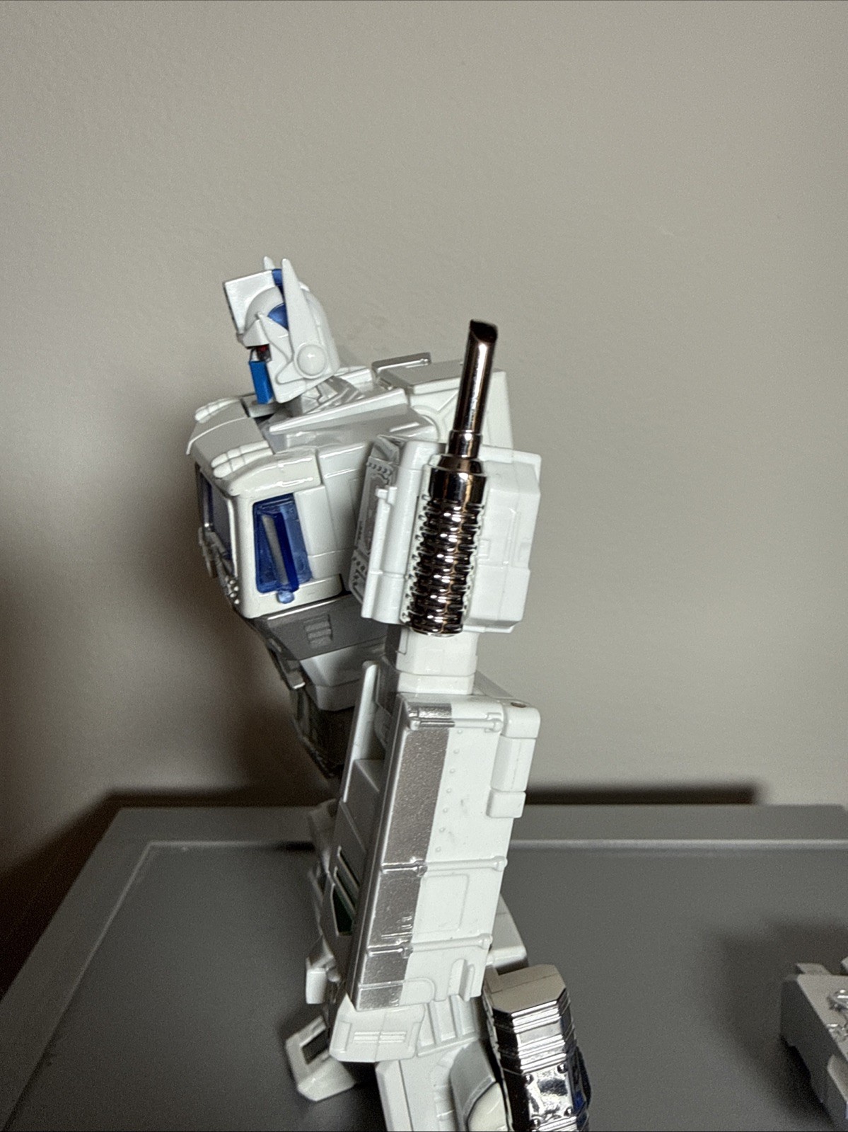 Transformers Masterpiece KO Ultra Magnus