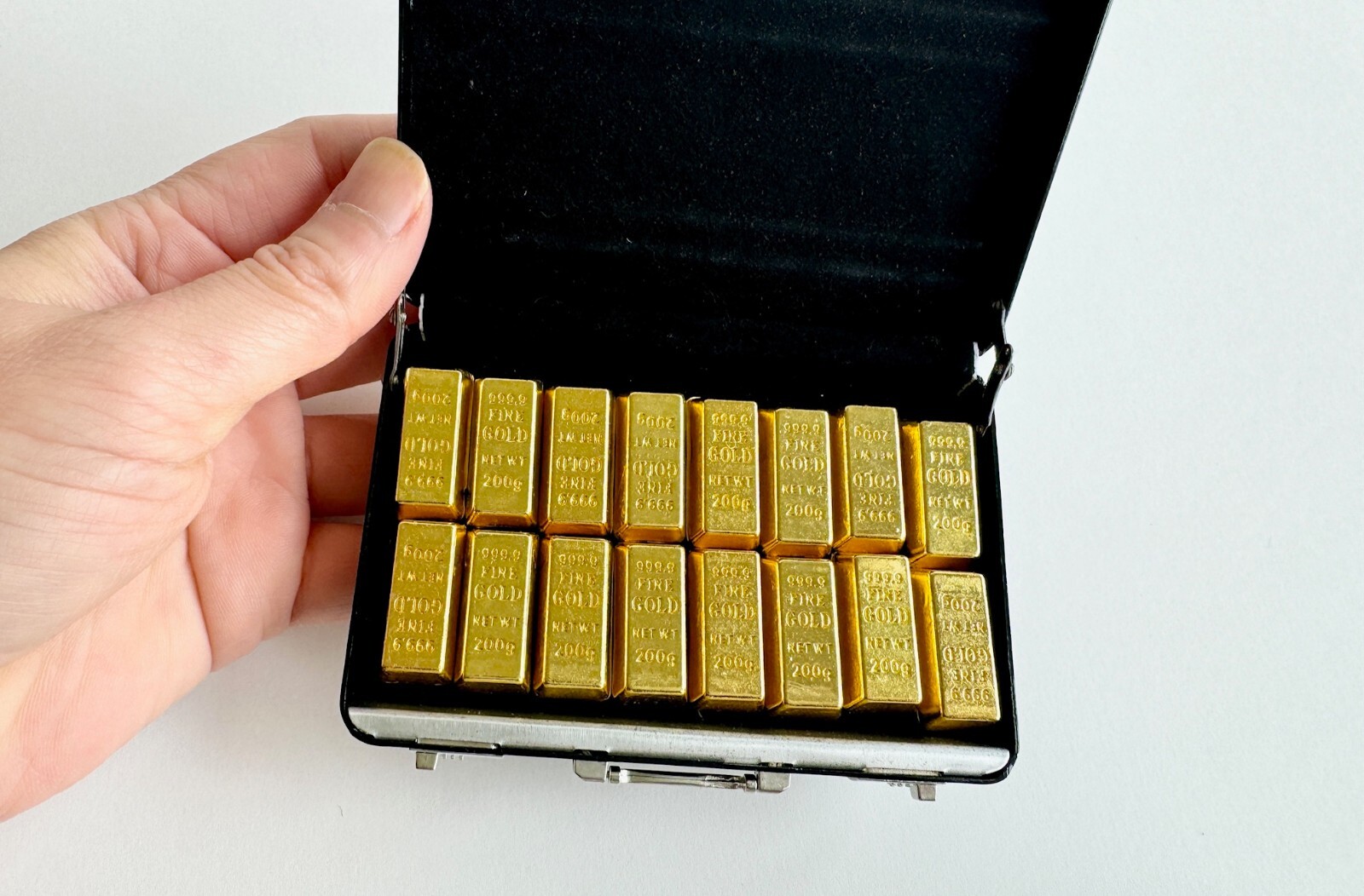 1:6 miniature Suitcase gold bar cash casino cigarette handcuff gun Money bills